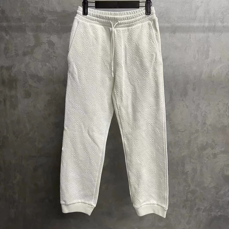 Louis Vuitton Louis Vuitton size s White embossed full-printed logo stra Size US 28 / EU 44 - 1 Thumbnail