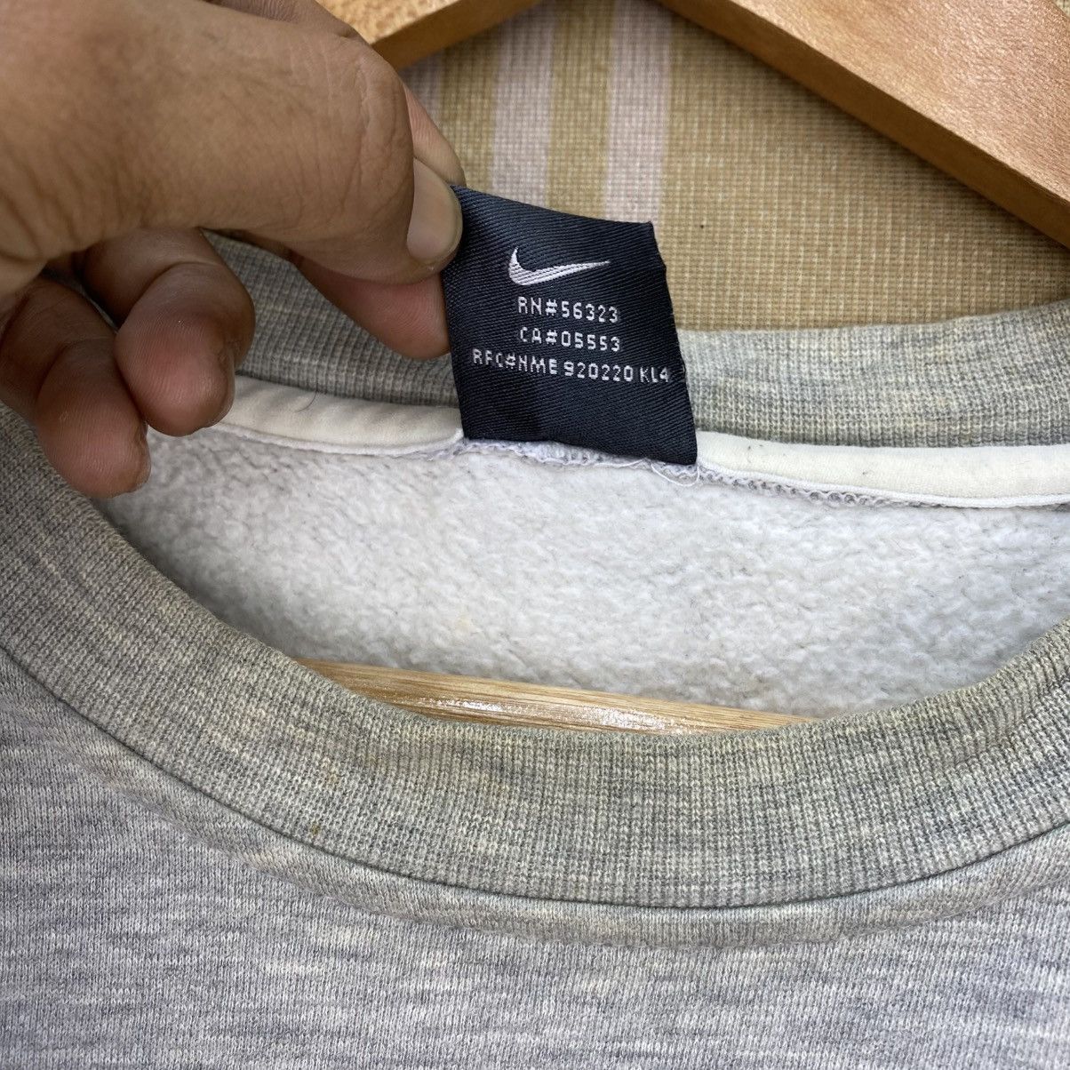 Nike 🫶Nike sweatshirt Central swoosh logo Pullover Crewneck Size US M / EU 48-50 / 2 - 10 Thumbnail