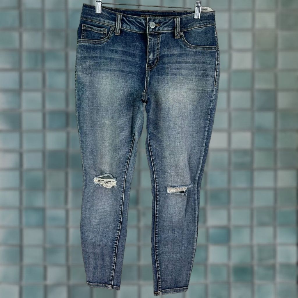 Vintage Maurice's Distressed Skinny Jeans Womens Size M 32X29 Blue Denim 5-Pocket Regular Rise Mid Size 32" / US 10 / IT 46 - 1 Thumbnail