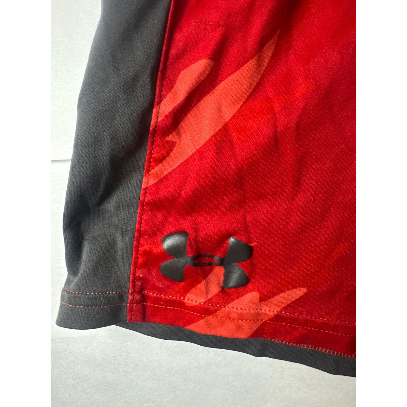 Under Armour Under Armour Boys Size Large Shorts Red Grey New Loose Fit Size ONE SIZE - 2 Thumbnail