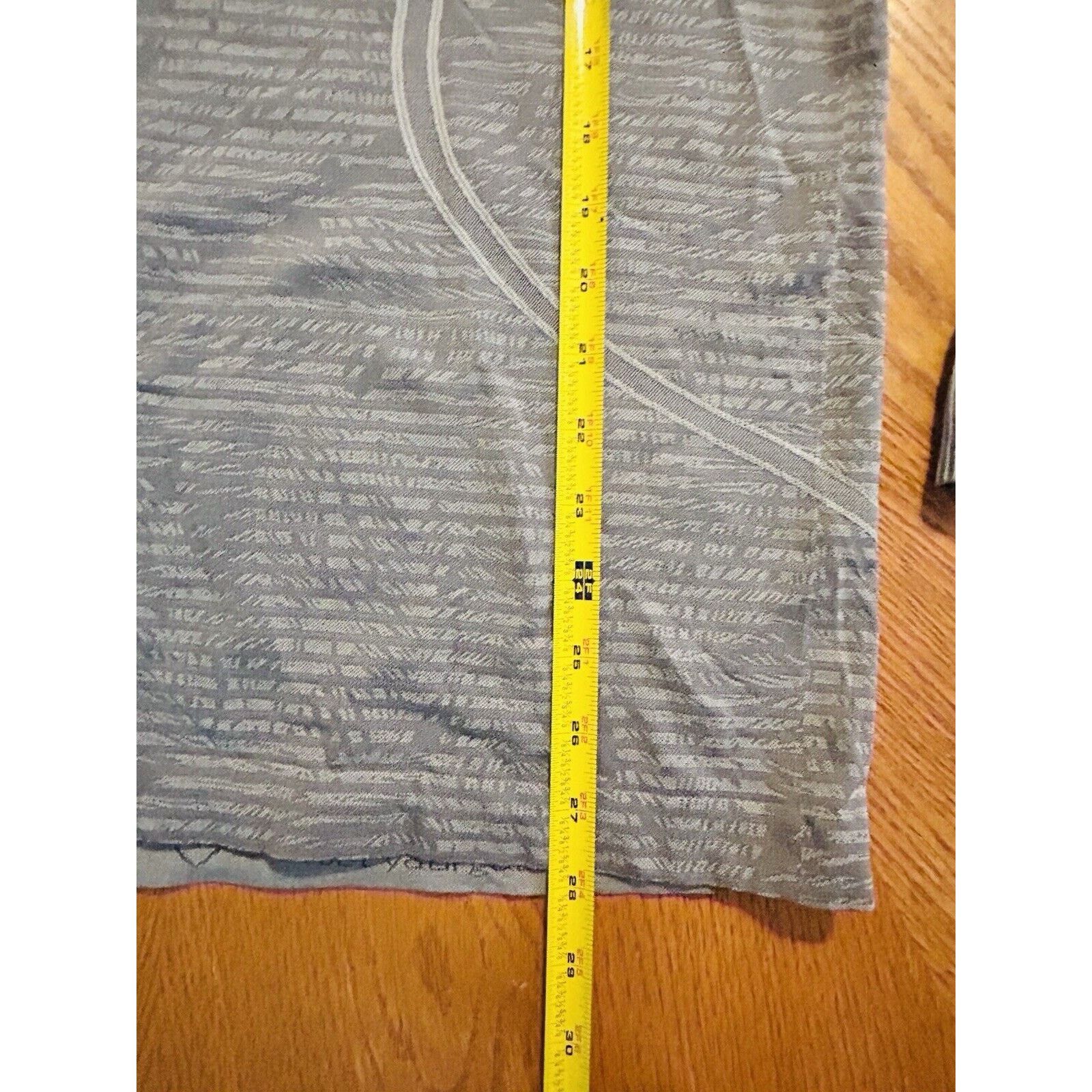 Lululemon Lululemn Shirt Wmn 12 Gry Run Swift Tech Shirt Feathr Pattrn Size XL / US 12-14 / IT 48-50 - 7 Thumbnail
