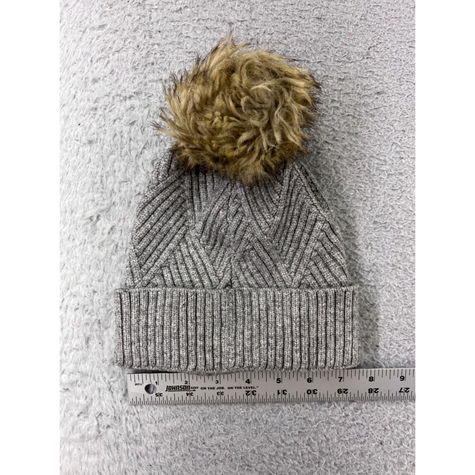 Vintage C.C Exclusive Beanie Womens One Size Gray Knit Rayon Blend Faux Fur Pom Size ONE SIZE - 4 Thumbnail