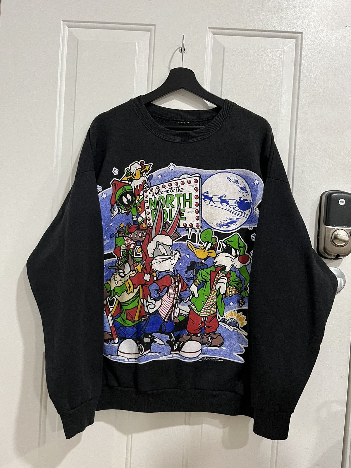 image of Made In USA x Vintage 1994 Warner Bros Looney Tunes North Pole Sweater XL in Black, Men's