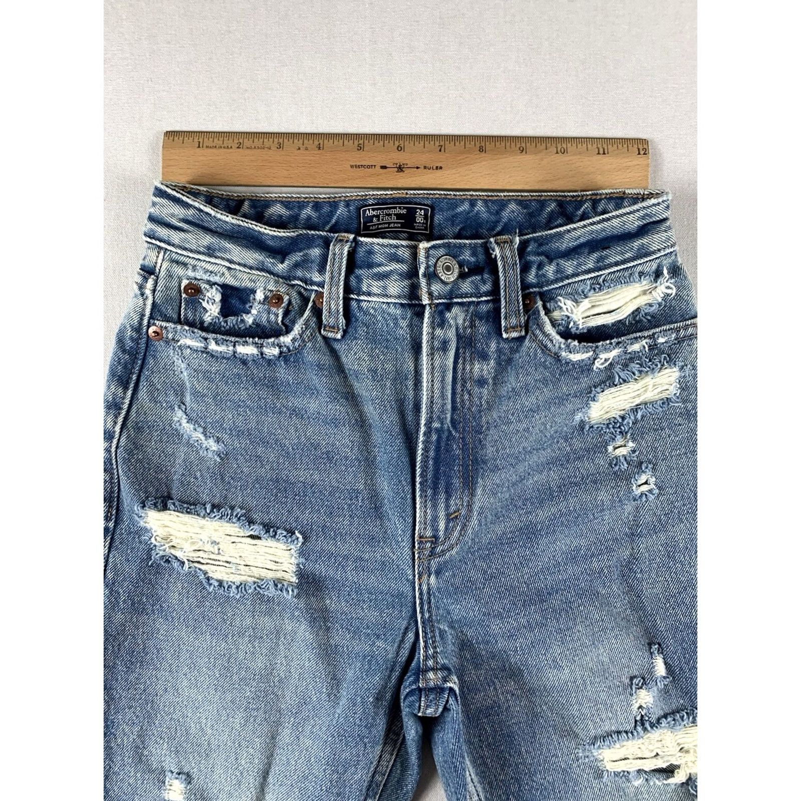 Abercrombie & Fitch Abercrombie & Fitch The Mom High Rise Jeans Womens 00 / 24 Blue Distressed 24x25 Jeans Women Distressed High Rise Blue 90s Theme Size 24" / US 00 / IT 34 - 7 Thumbnail