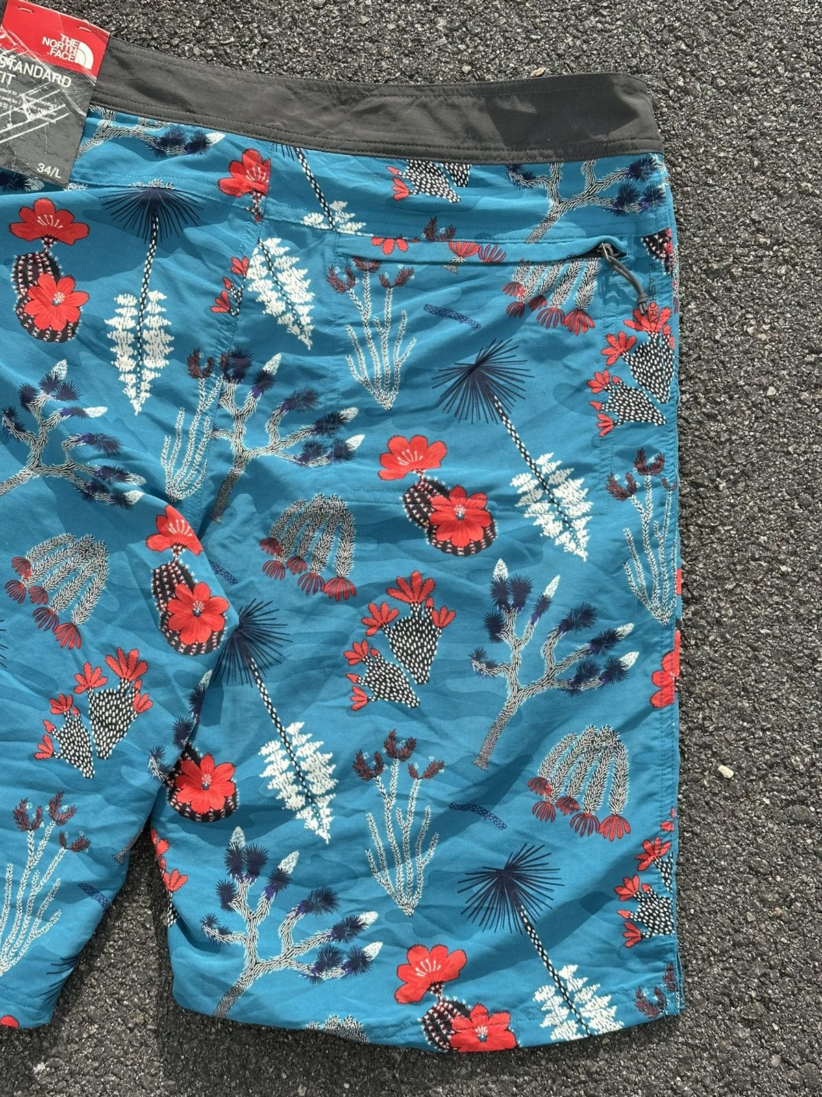 The North Face The North Face Men's Class V board shorts. Size US 34 / EU 50 - 9 Thumbnail