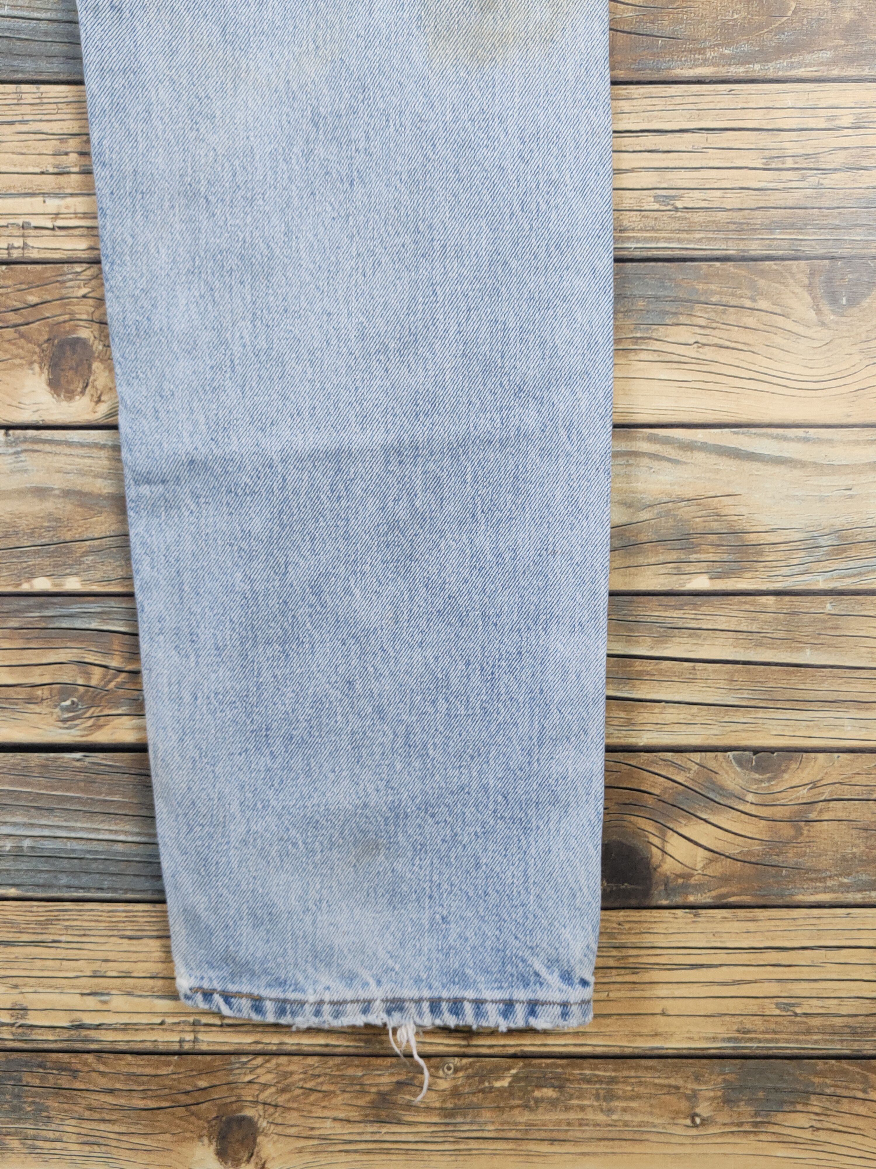 Levi's 505 Levi's Light Blue Distressed Ripped Jeans #W1572 Size US 34 / EU 50 - 14 Thumbnail