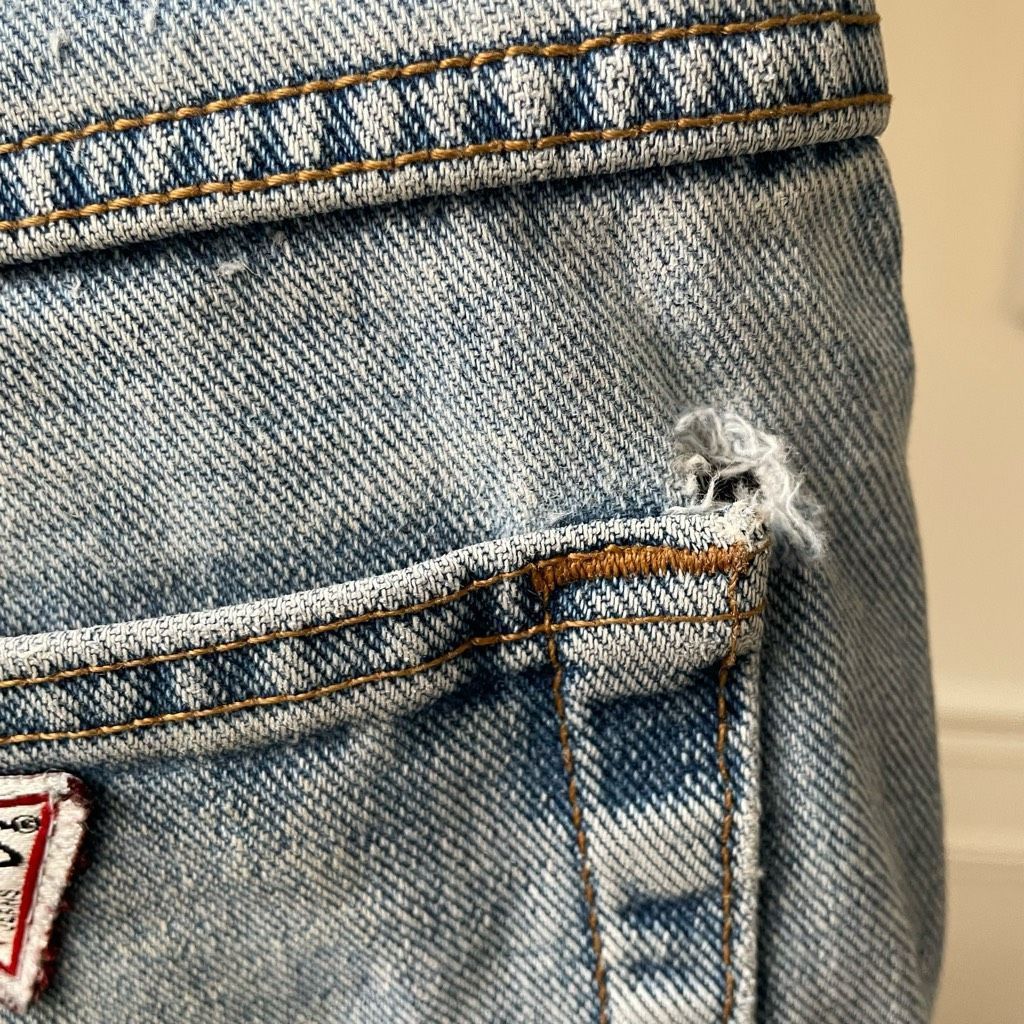 Guess Vintage 80s Guess George’s Marciano USA Cut Off Jean Shorts Size 30" / US 8 / IT 44 - 8 Thumbnail