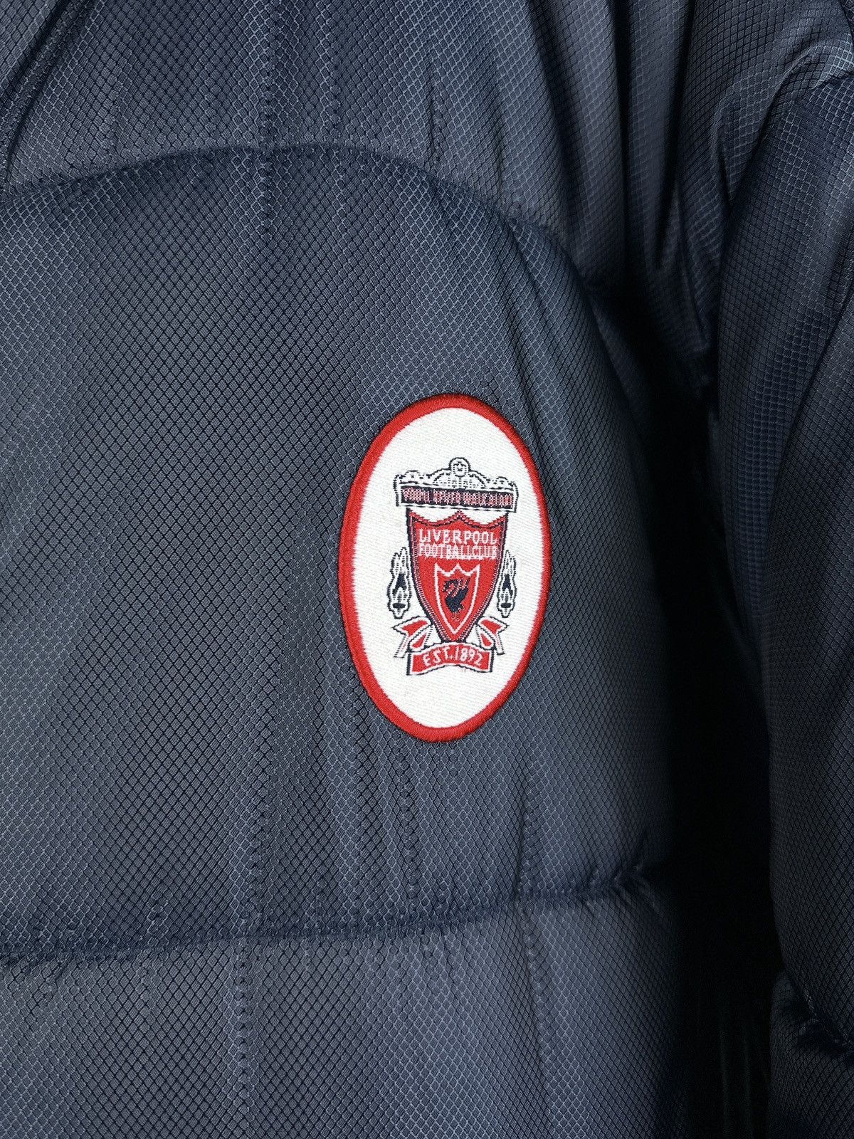 Reebok Vintage Reebok Liverpool F.C Soccer Puffer Jacket Winter Size US XL / EU 56 / 4 - 4 Thumbnail