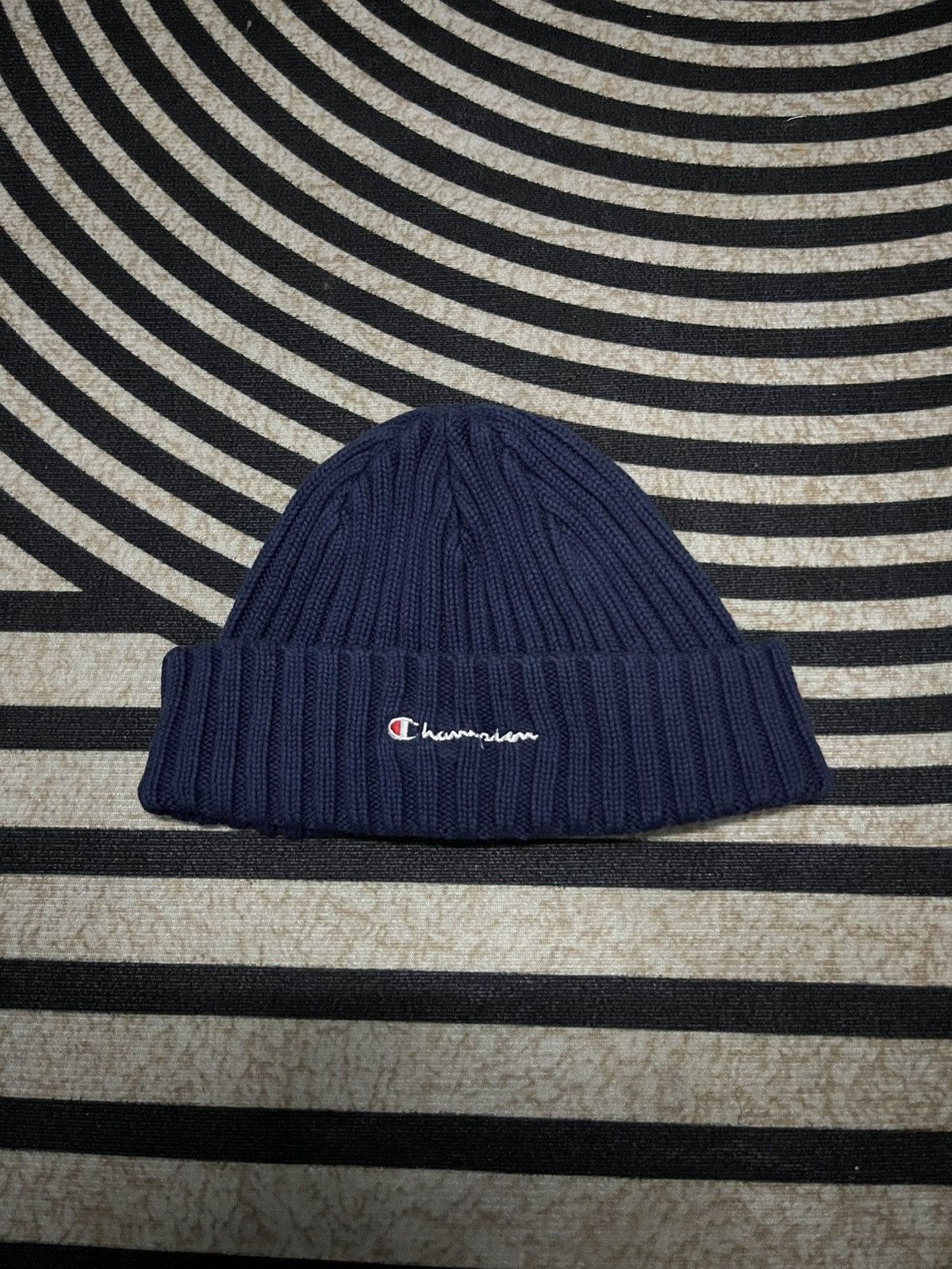 VINTAGE CHAMPION EMBROIDERED SPELLOUT BEANIE HAT