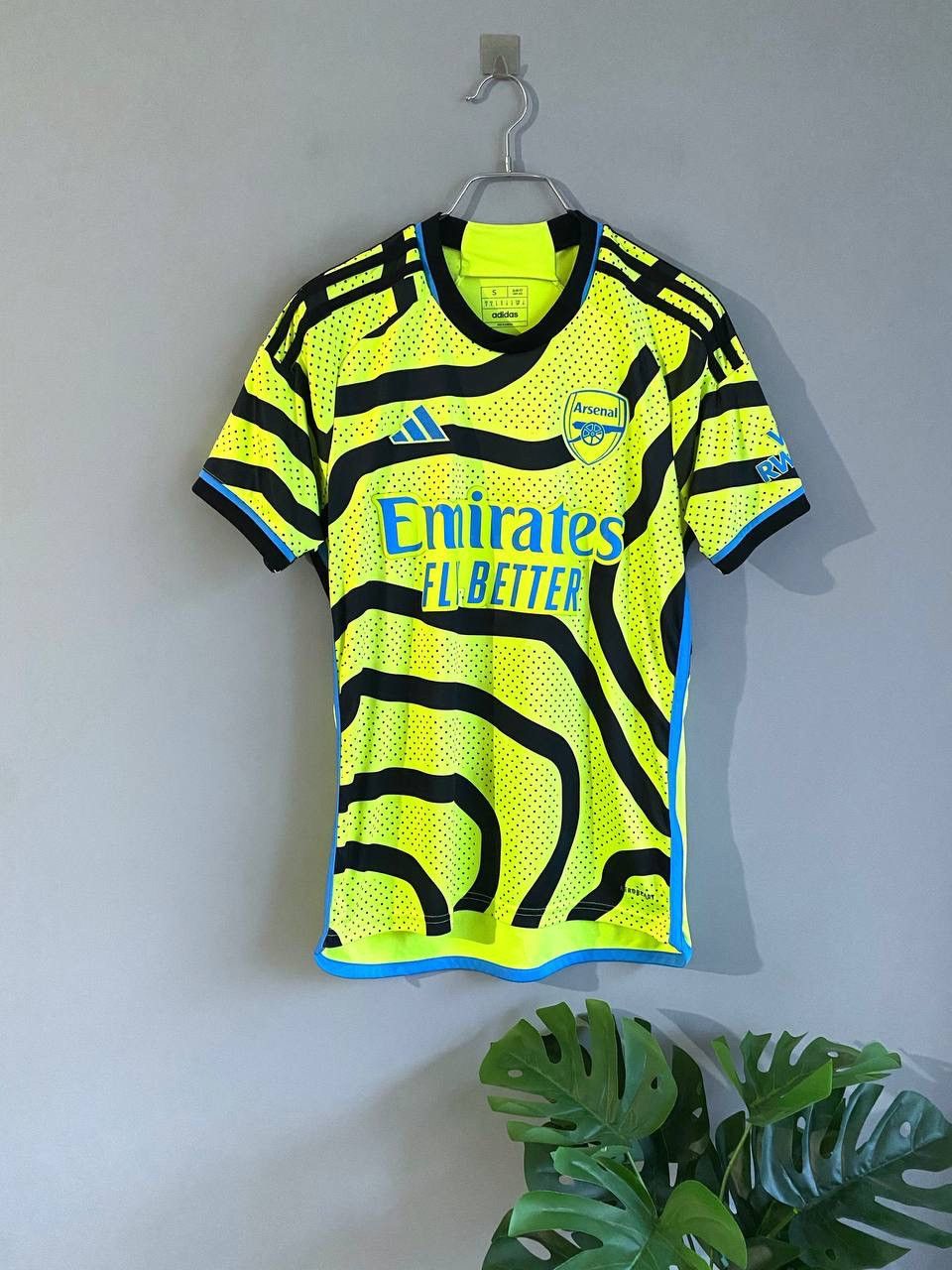 Adidas Arsenal London 2023/24 Away Soccer Jersey, Size S, HR6927 Size US S / EU 44-46 / 1 - 1 Thumbnail