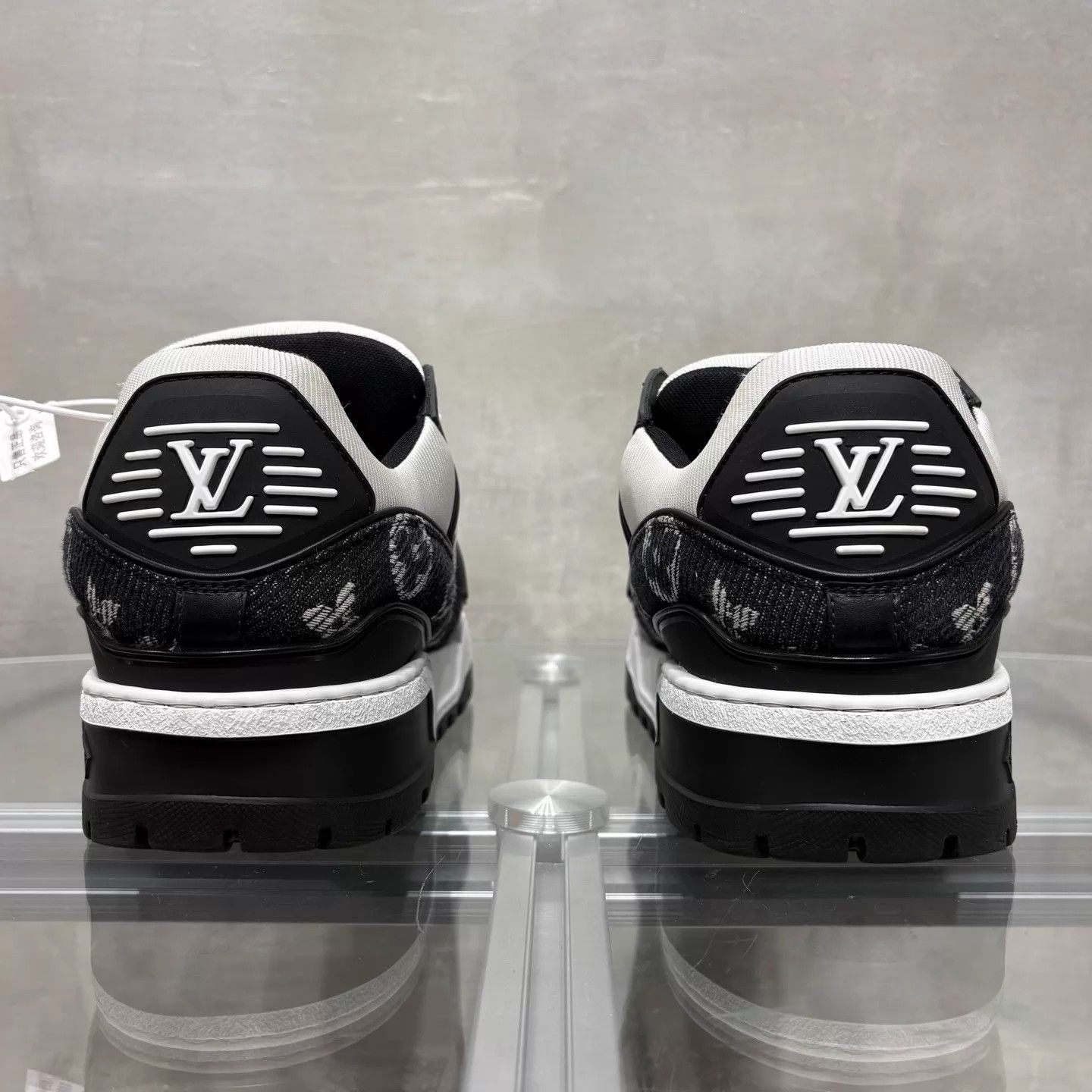 Louis Vuitton LV Trainer Maxi Black White Panda UK7/41 Size US 8 / EU 41 - 6 Thumbnail