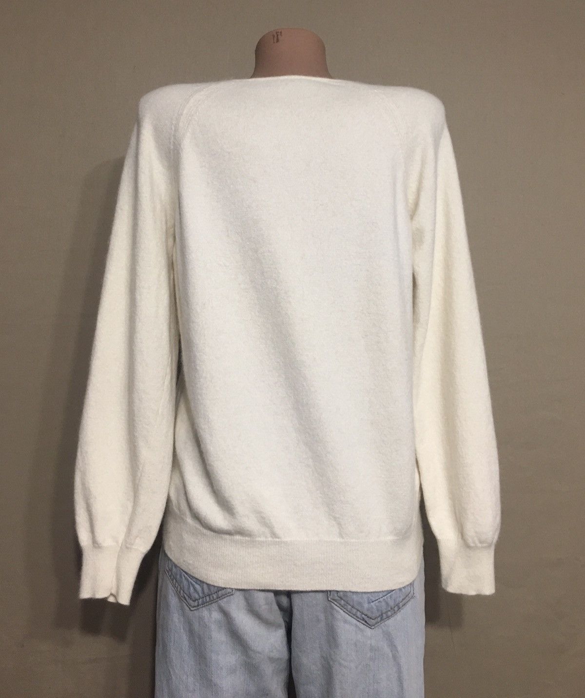 Valentino × Vintage VALENTINO Sport Ivory Cashmere V-neck Vintage Sweater Size M / US 6-8 / IT 42-44 - 7 Thumbnail