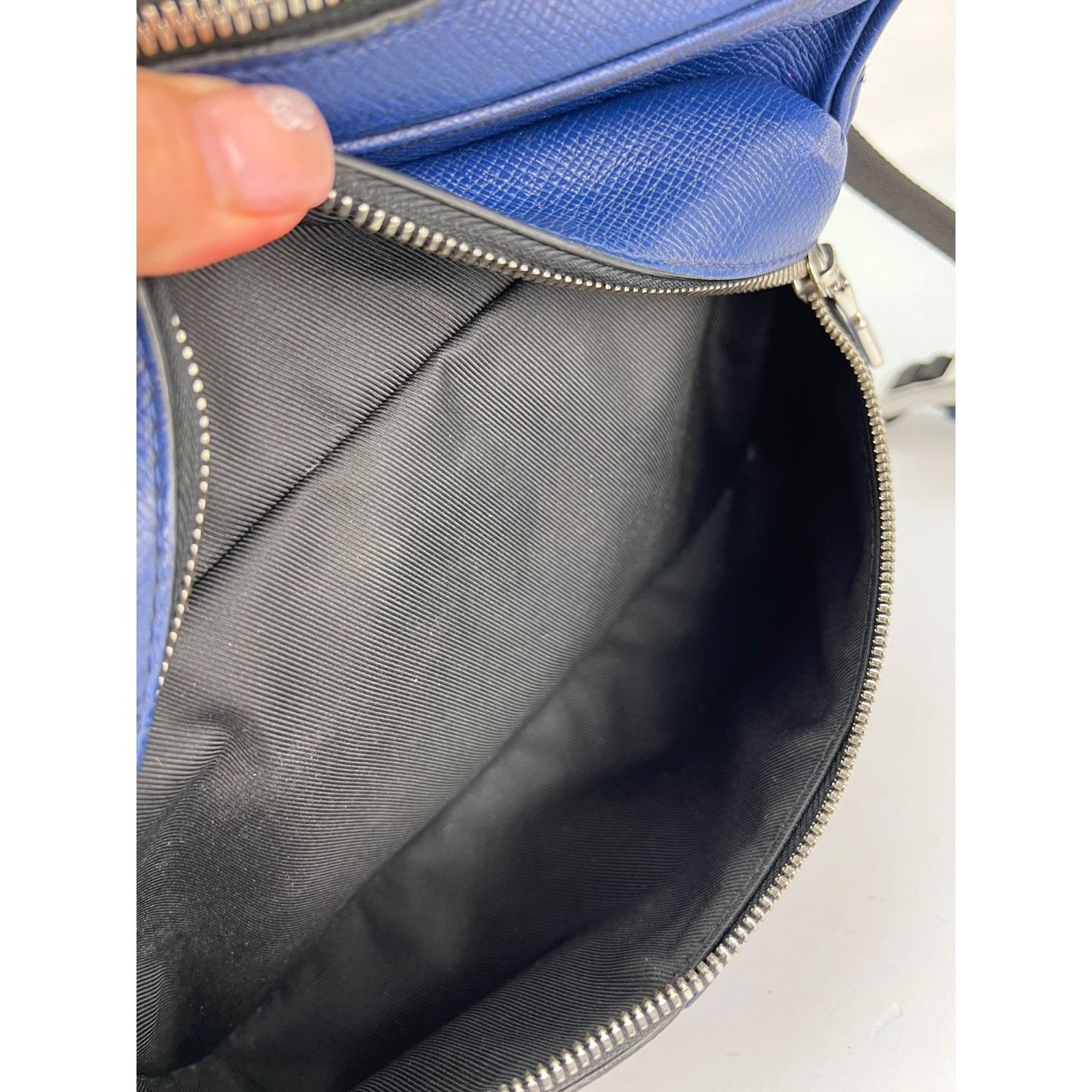 Louis Vuitton LOUIS VUITTON Taigarama Outdoor Blue Messenger Bag Size ONE SIZE - 10 Thumbnail