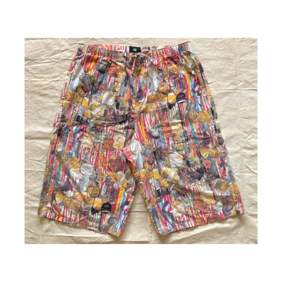 Paul Smith Paul Smith Medals Over Print Easy Shorts Size US 34 / EU 50 - 1 Thumbnail