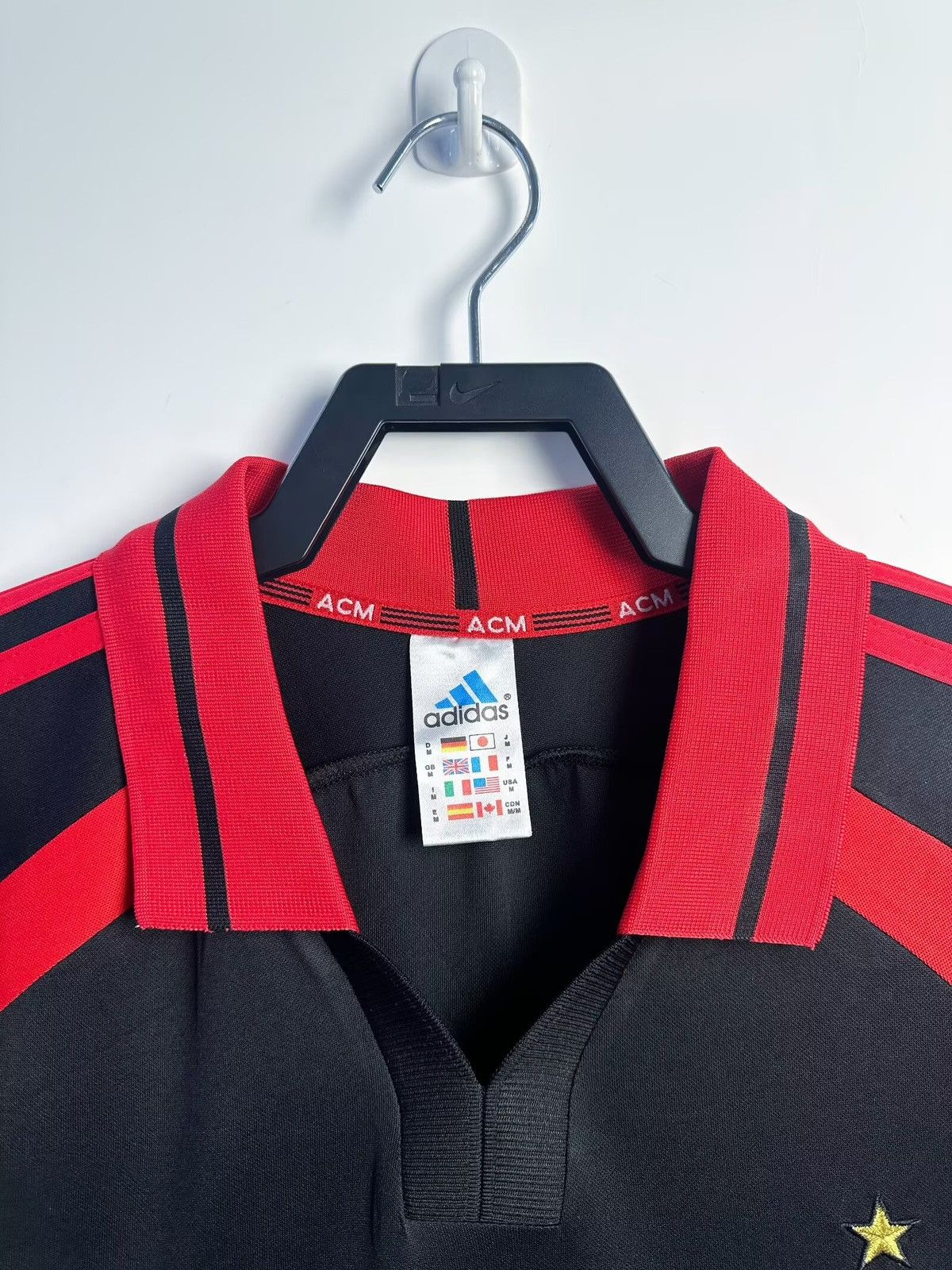 Adidas × Vintage Vintage x AC Milan 2000/2001 Away Kit Size US L / EU 52-54 / 3 - 5 Thumbnail