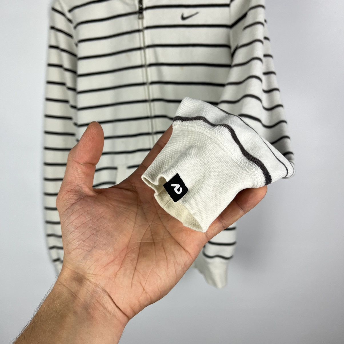 Nike Vintage Nike Striped Velour Zip Up Hoodie Y2K White Top Size S / US 4 / IT 40 - 4 Thumbnail