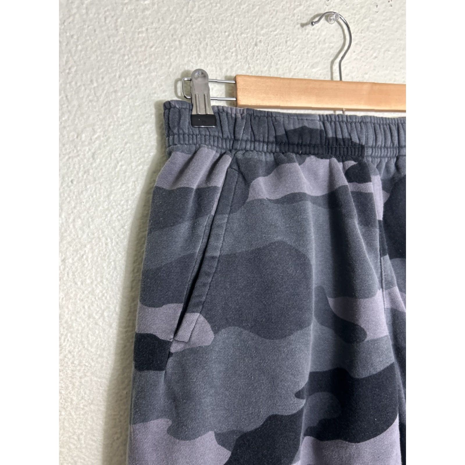 Nike Nike Sportswear NSW Men’s Club Fleece Gray Camouflage Shorts S Size US 29 - 2 Thumbnail