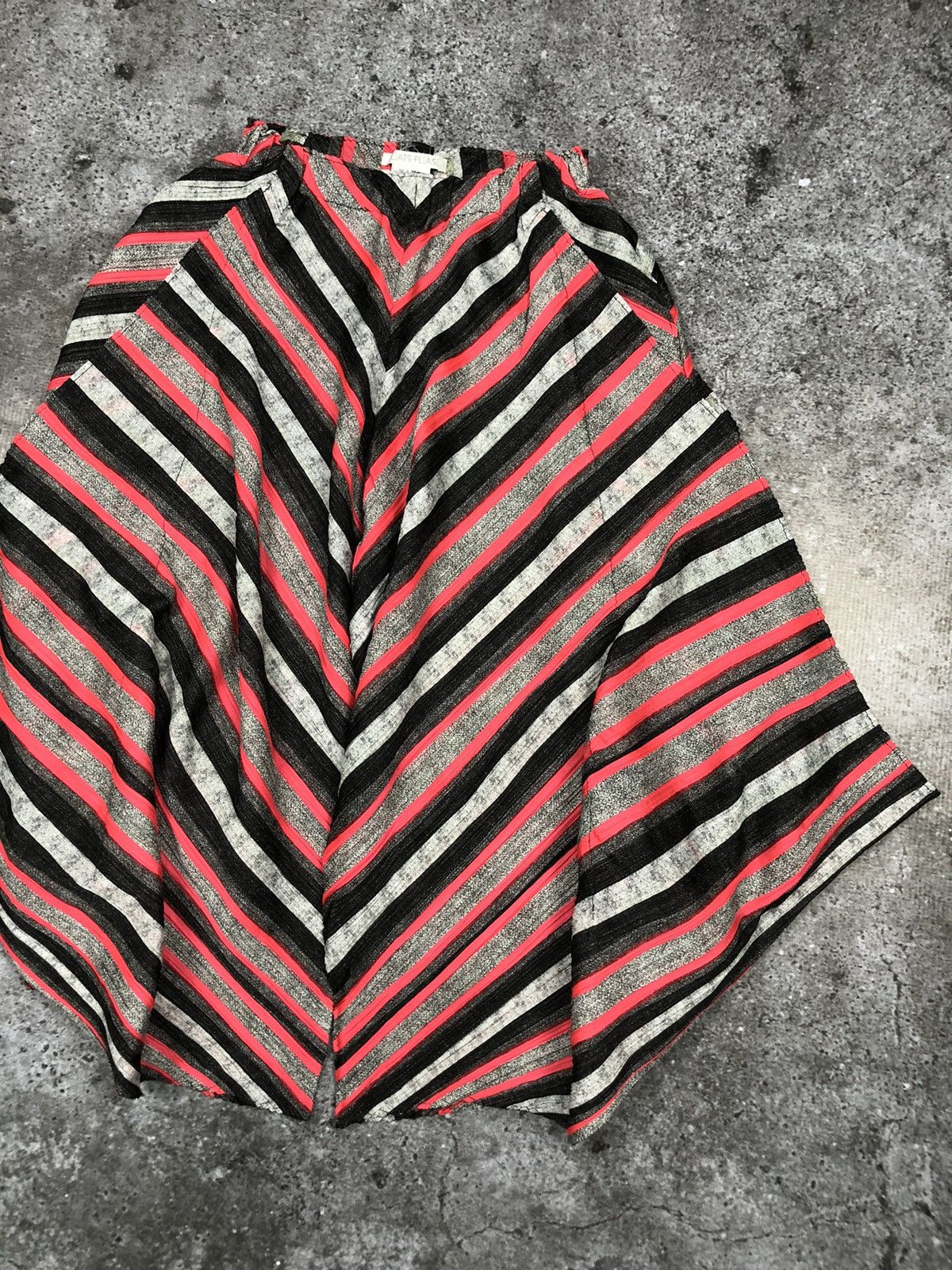 Pleats Please Issey Miyake PLEATS PLEASE LONGPANTS Size US 30 / EU 46 - 2 Thumbnail