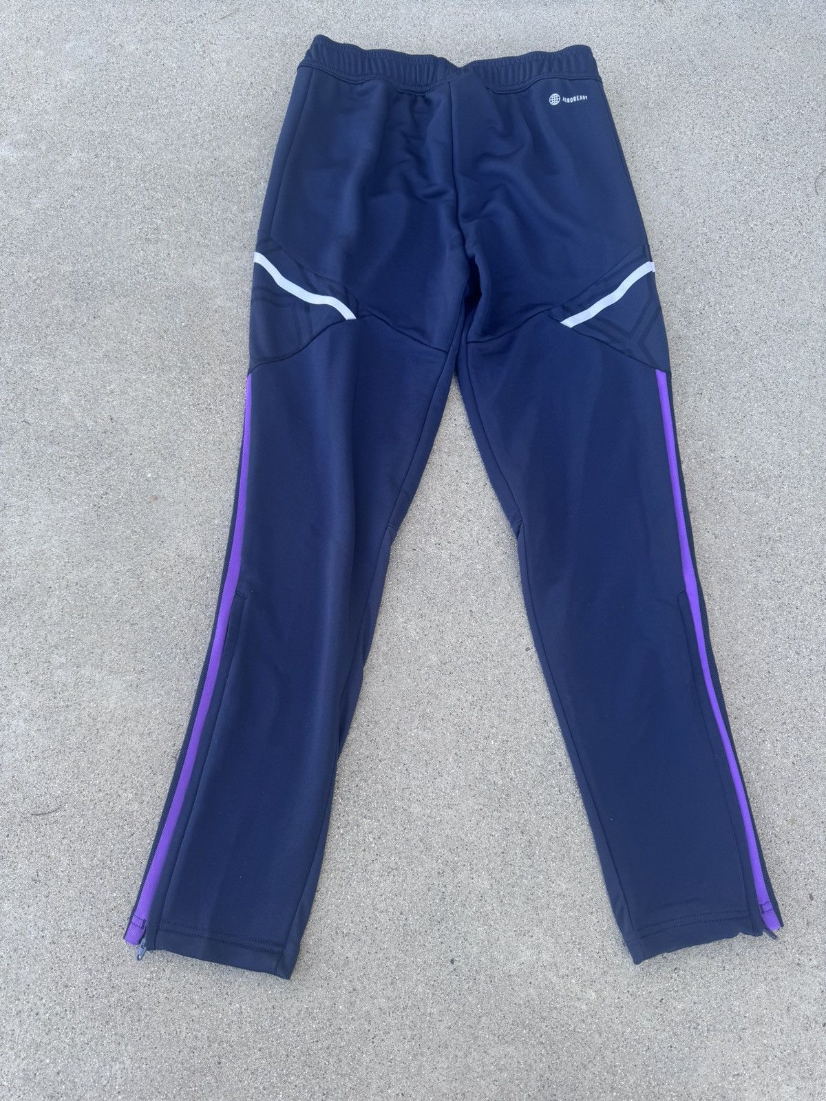 Adidas Real Madrid x Adidas sweatpants Size US 26 / EU 42 - 1 Thumbnail