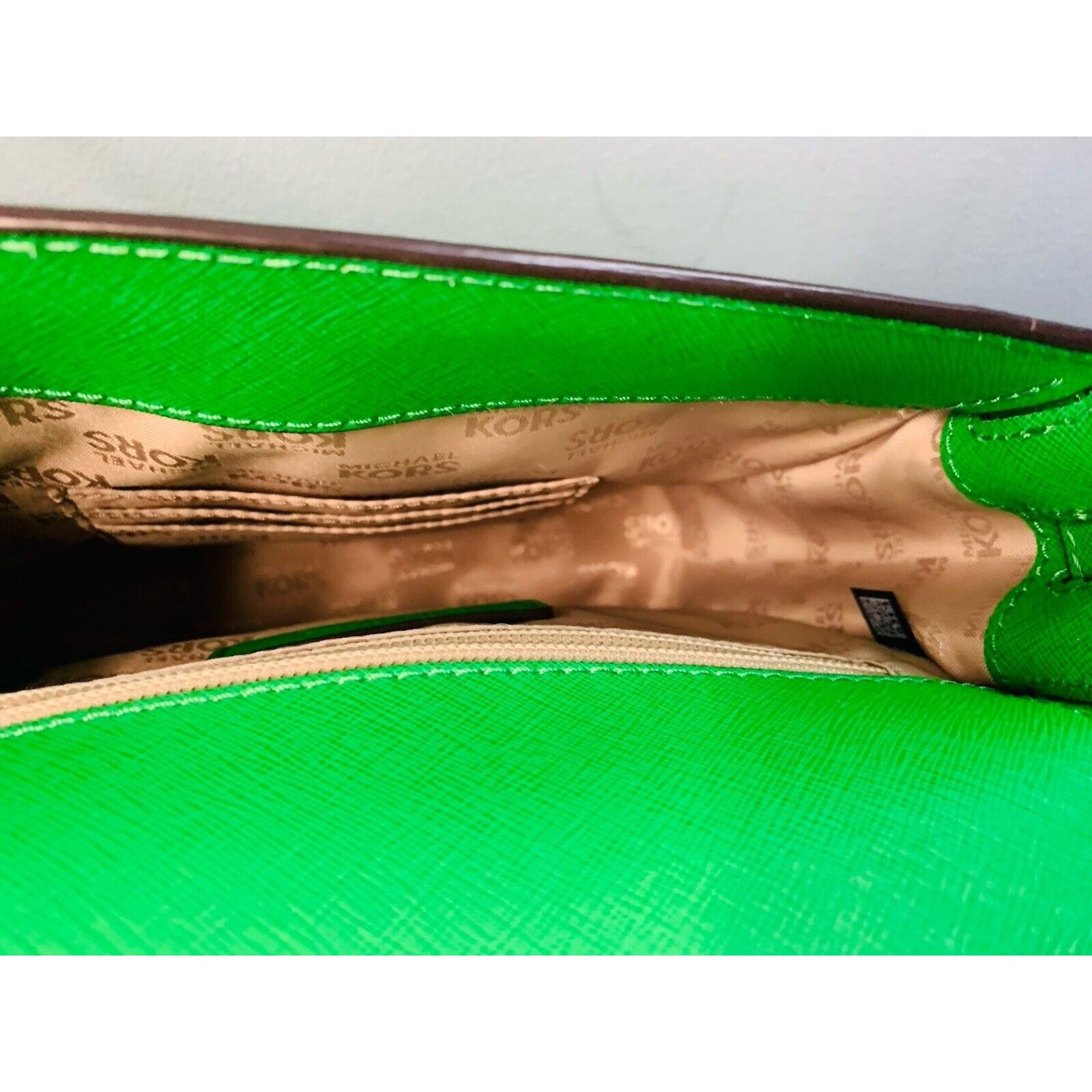 Michael Kors NWOT Michael Kors Dillon Green Palm STD MD Messenger Leather Size ONE SIZE - 7 Thumbnail