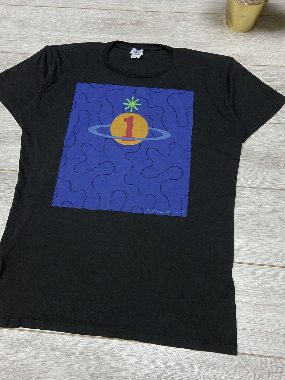 Vivienne Westwood Vivienne Westwood climate revolution vintage t-shirt orb Size US XL / EU 56 / 4 - 3 Thumbnail