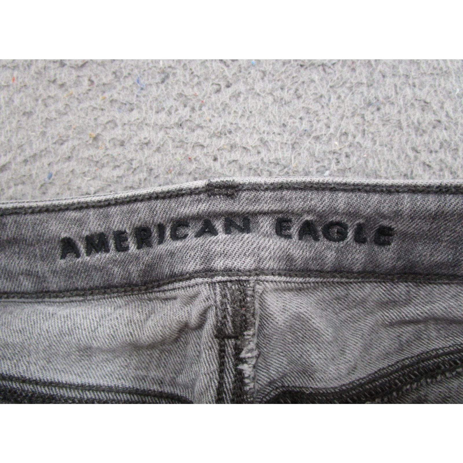 American Eagle Outfitters American Eagle Outfitters Denim High Rise Mom Jeans Size 6 Black Stretch Distressed Womens Jeans Size 28" / US 6 / IT 42 - 4 Thumbnail