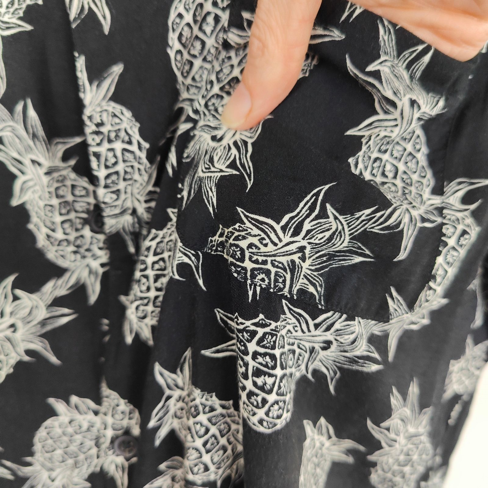 Allsaints AllSaints Firebase Pineapple Print Shirt Men Medium Black Size US M / EU 48-50 / 2 - 2 Thumbnail