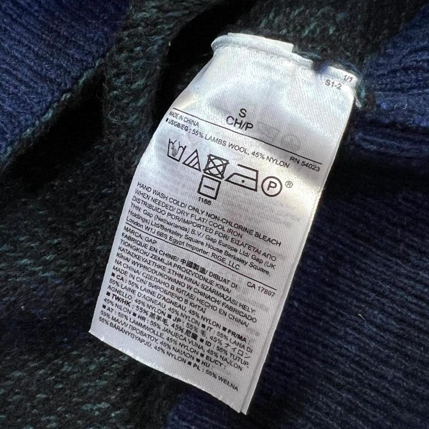 Gap GAP Colour Block Lambswool Nylon Knit Crewneck Sweater Jumper Small Navy Green Red Multicoloured Men Pullover Knit 55% lambswool 45% nylon Size US S / EU 44-46 / 1 - 4 Thumbnail