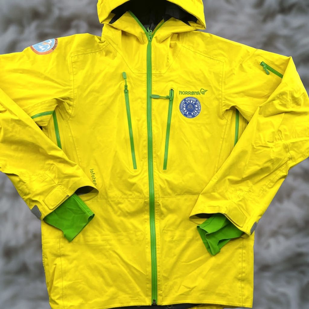 Vintage Norrona Gore-Tex Pro Jacket Yellow Mens Small Hooded Waterproof Windbreaker Size US S / EU 44-46 / 1 - 1 Thumbnail