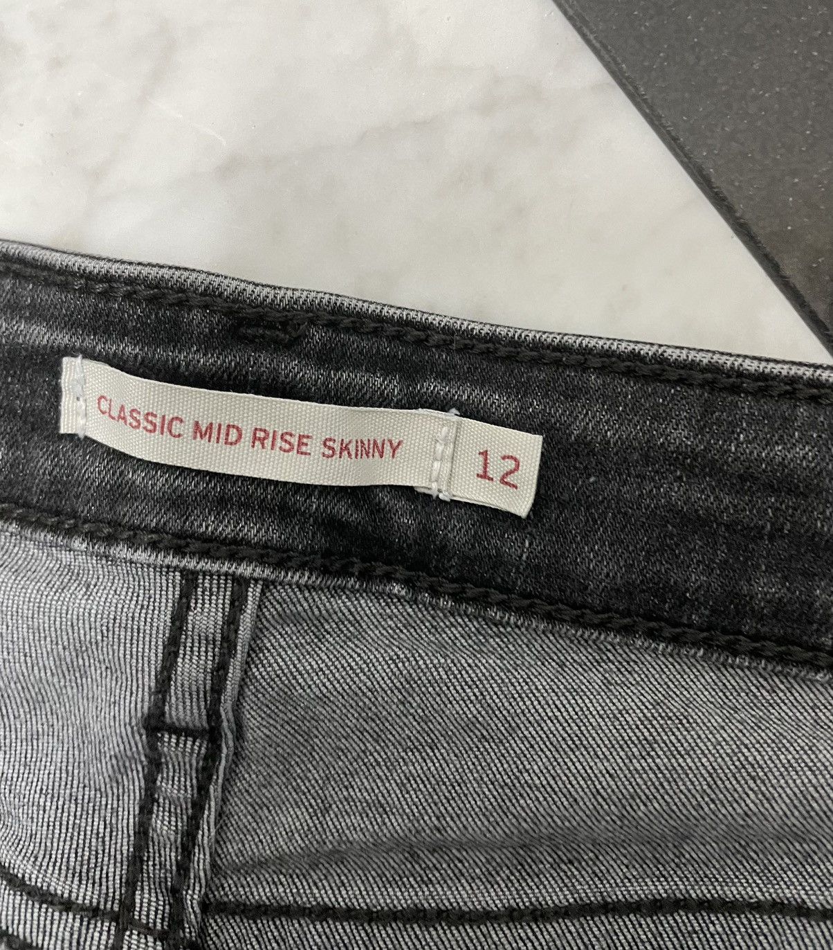 Levi's 🔥 Vintage Women’s Levi’s skinny mid rise jeans Size 31" - 2 Thumbnail