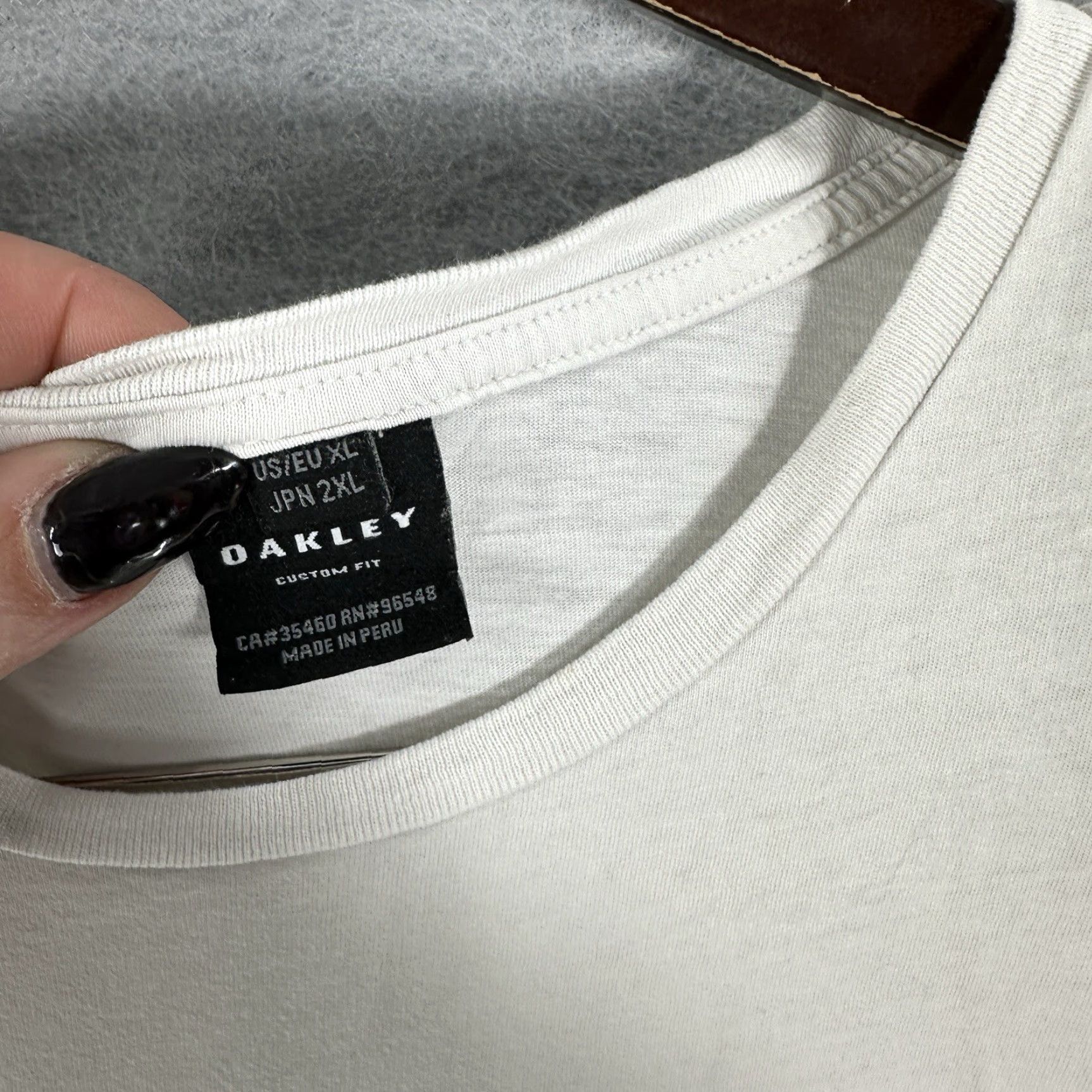Oakley VINTAGE Oakley T-Shirt Logo Crew Neck 90s Double-Sided White XL Mens Size US XL / EU 56 / 4 - 6 Thumbnail