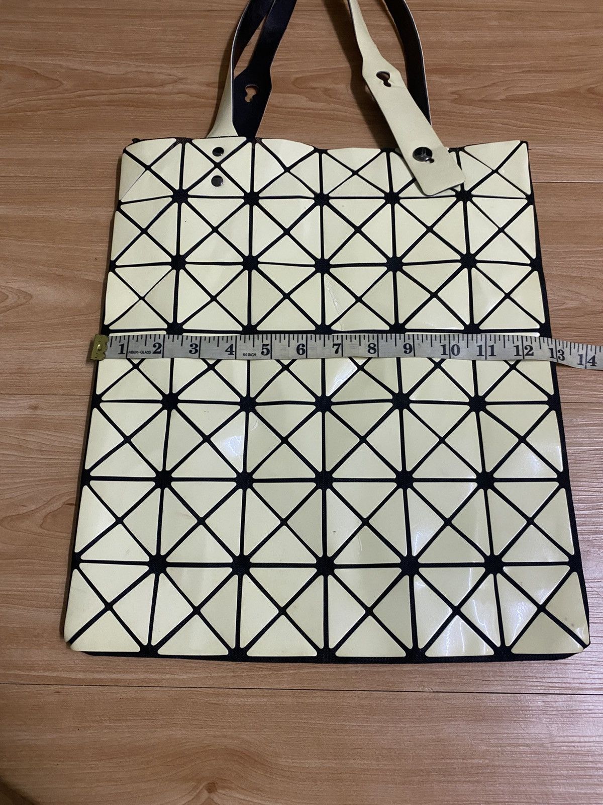 Issey Miyake Bao Bao Issey Miyake BAO BAO Geometric Panel Tote Bag Cream / Black Size ONE SIZE - 4 Thumbnail