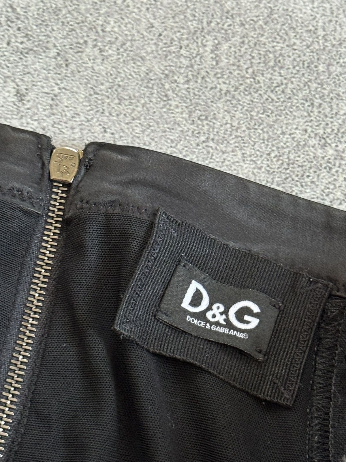 Dolce & Gabbana Dolce & Gabbana 42size pencil black skirt Size 28" / US 6 / IT 42 - 4 Thumbnail