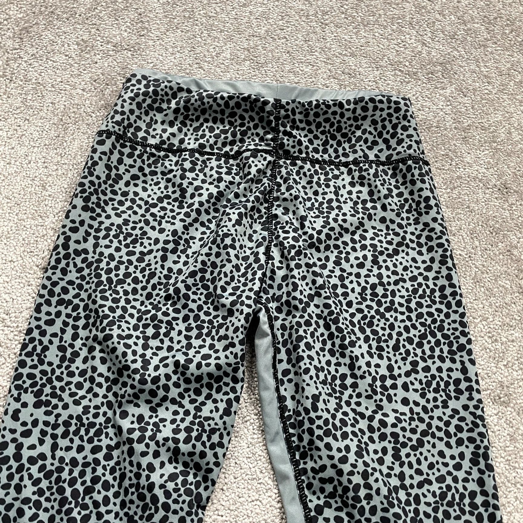 Shein Shein Compression Leggings Womens Medium Gray Leopard Black Active Yoga 26x26 Size 32" / US 10 / IT 46 - 3 Thumbnail