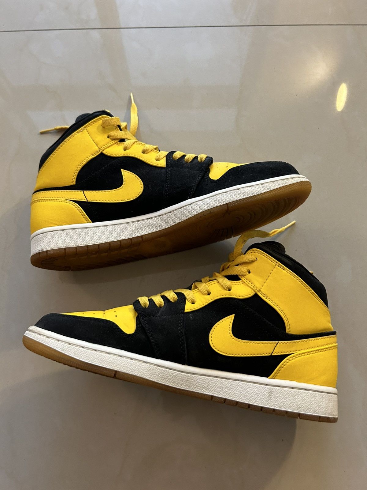 Jordan Brand Jordan 1 new loves Size US 9.5 / EU 42-43 - 2 Thumbnail