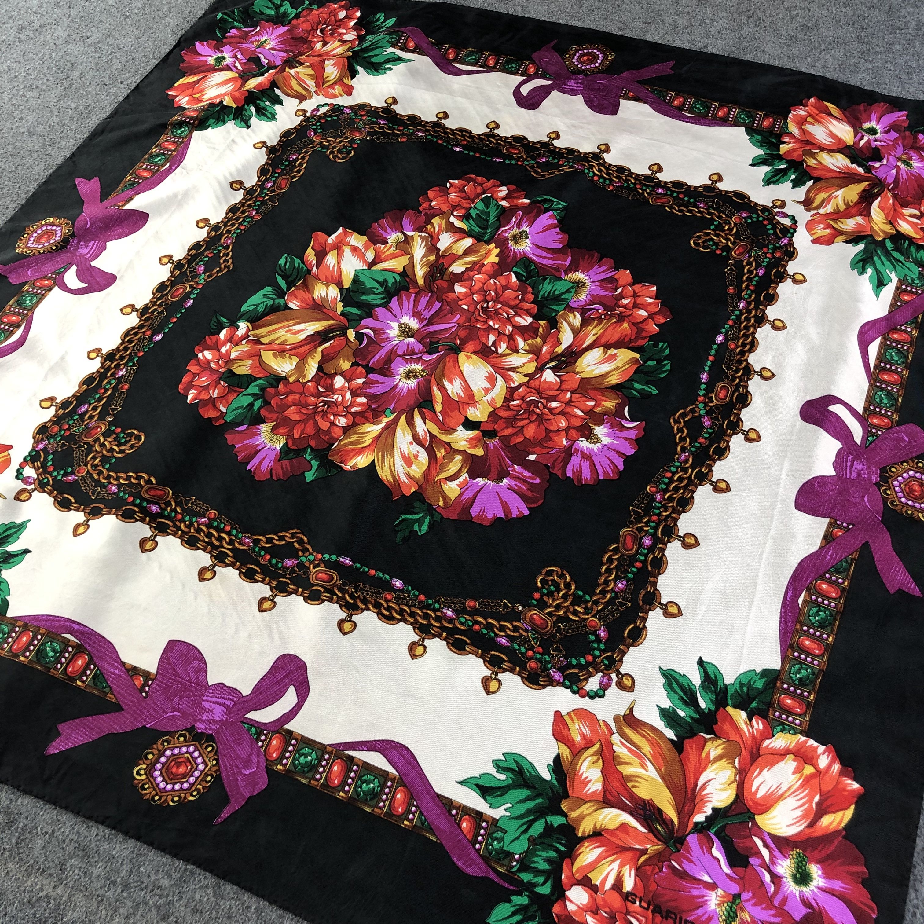 Vintage Vintage Guarisco Italy Floral Hand Rolled Silk Scarf M466 Size ONE SIZE - 2 Thumbnail