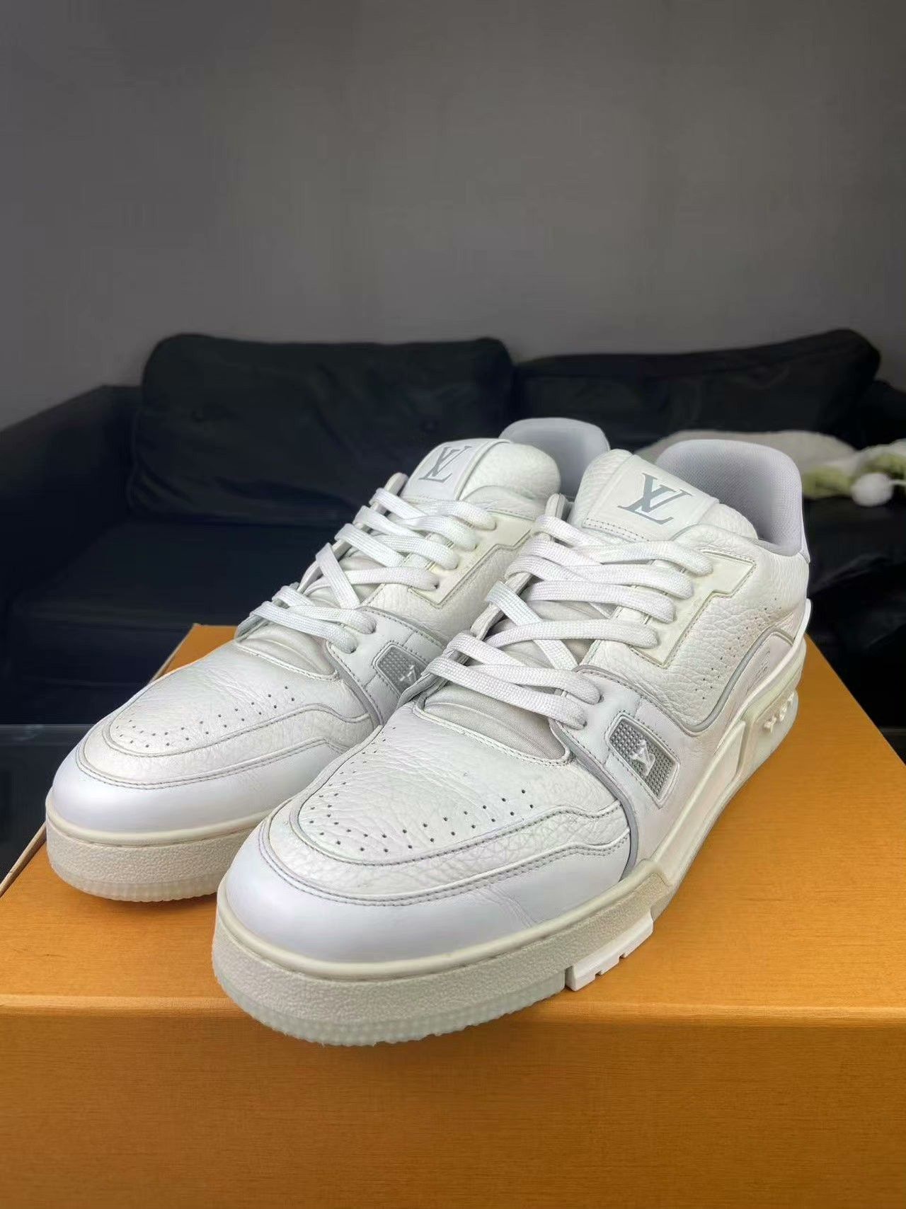 Louis Vuitton Louis Vuitton Training White Lowtop Sneakers 11 Men Size US 11 / EU 44 - 1 Thumbnail