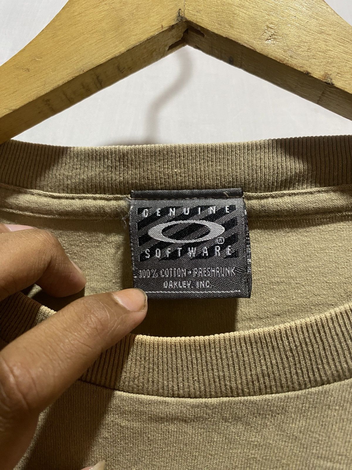 Oakley Vintage oakley software glitter logo icon tshirt Size US M / EU 48-50 / 2 - 5 Thumbnail