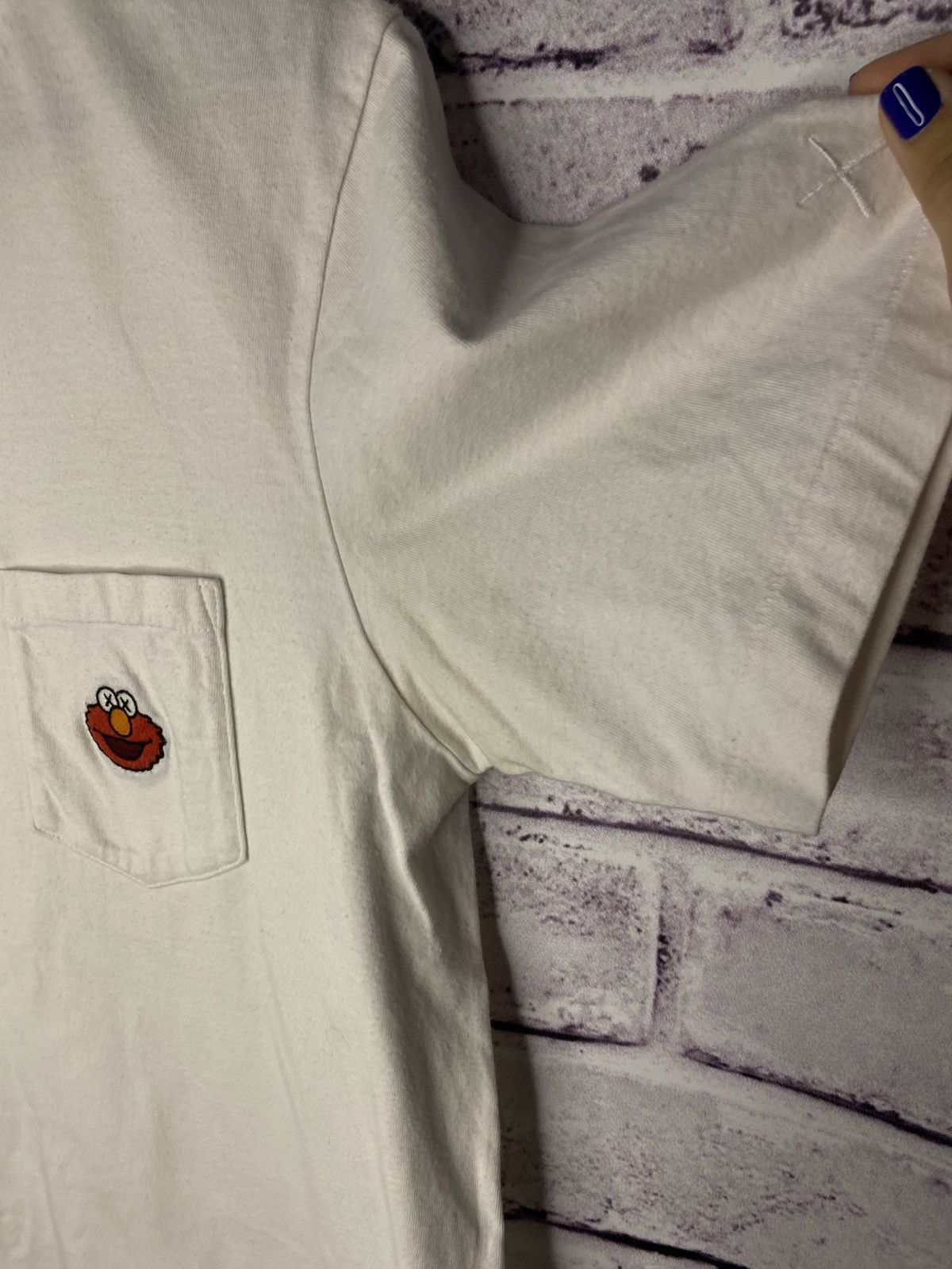 Kaws × Uniqlo Mens Vintage T-shirt Uniqlo x Kaws x Sesame Street tee Size US S / EU 44-46 / 1 - 6 Thumbnail
