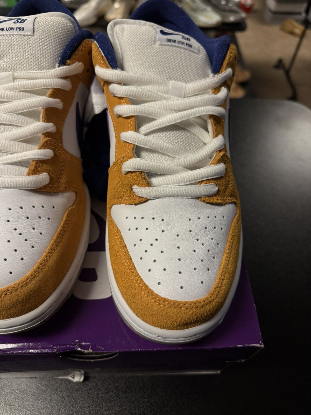 Nike Size 11 - Nike SB Dunk Low Laser Orange 2020 (BQ6817-800) Size US 11 / EU 44 - 6 Thumbnail