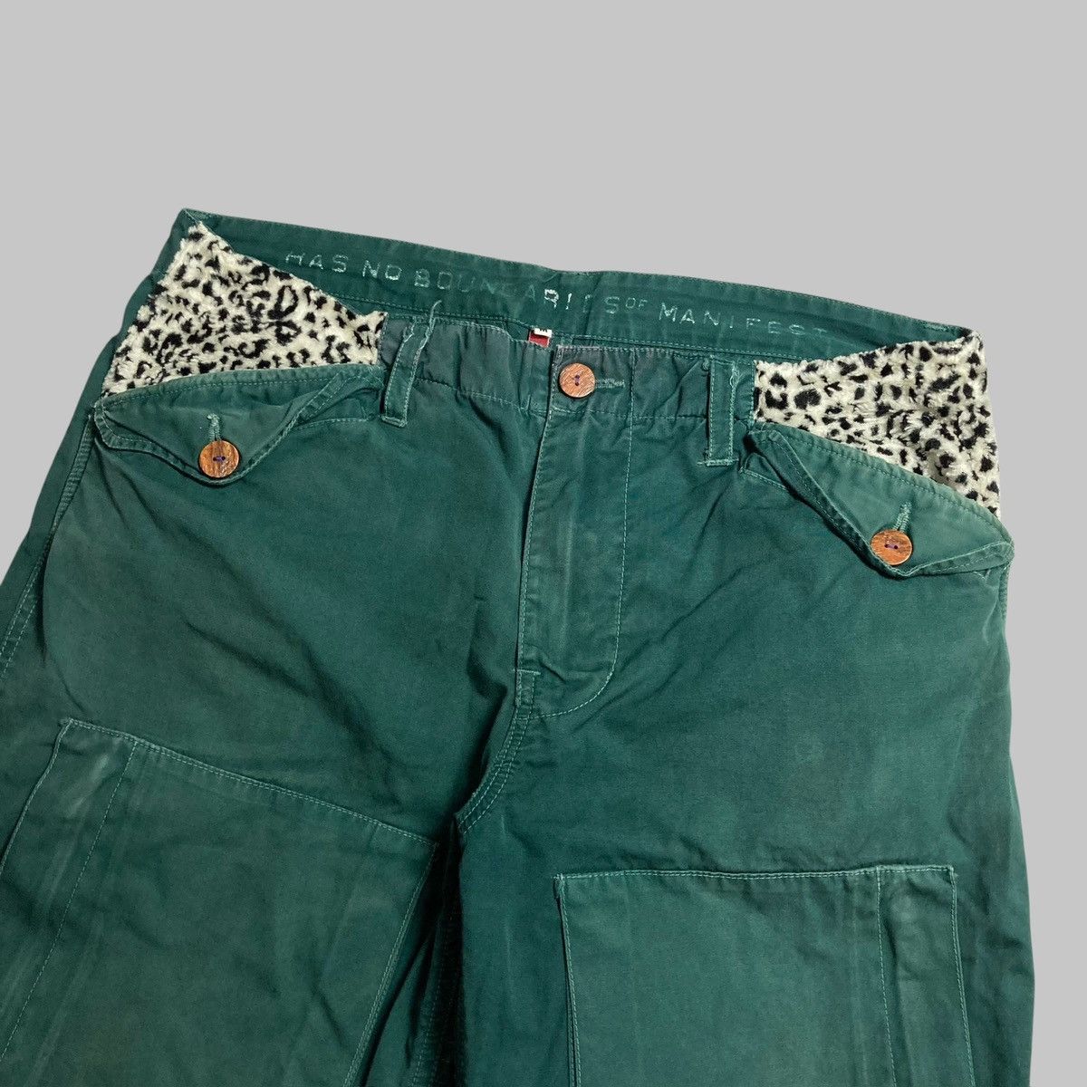Japanese Brand HAS NO BONDARIES Cargo Pants Leopard Multi Pocket Japan Made Size US 33 - 2 Thumbnail
