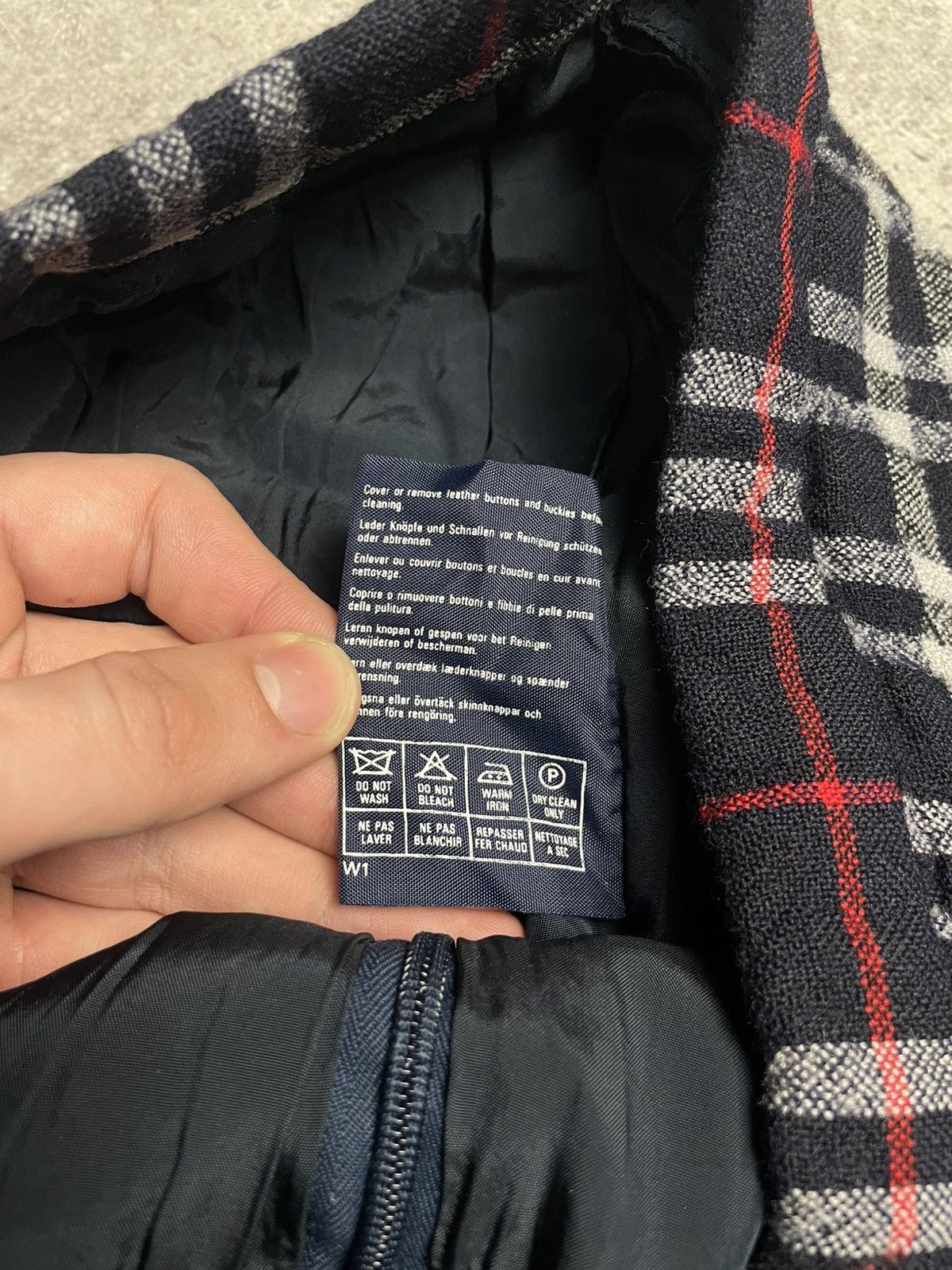 Burberry Vintage 90s Burberry’s Nova Check Wool Skirt Size 34" / US 12 / IT 48 - 9 Thumbnail