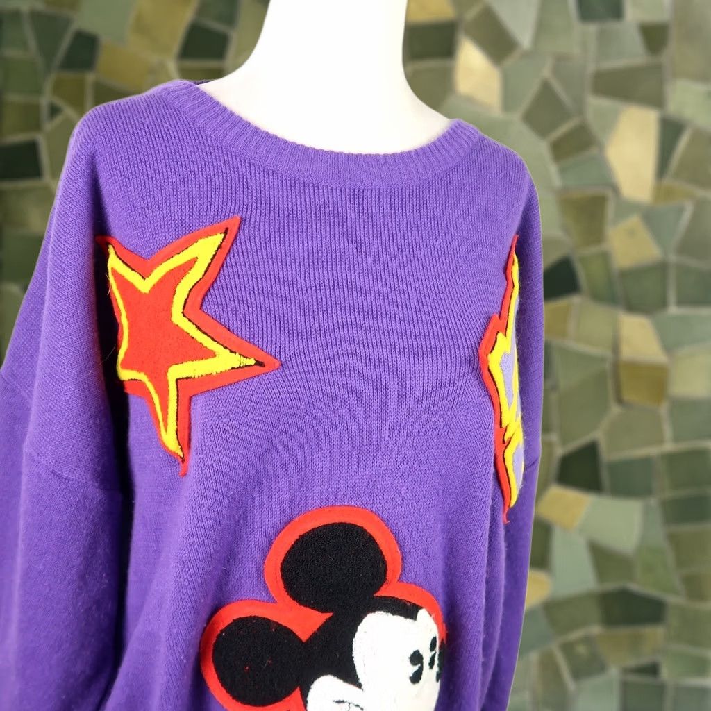 Disney VINTAGE 80s Sunday Comics purple Mickey Mouse patch sweater L Women Crew Neck Long Sleeve Knit Acrylic Disney Satin? Size L / US 10 / IT 46 - 1 Thumbnail