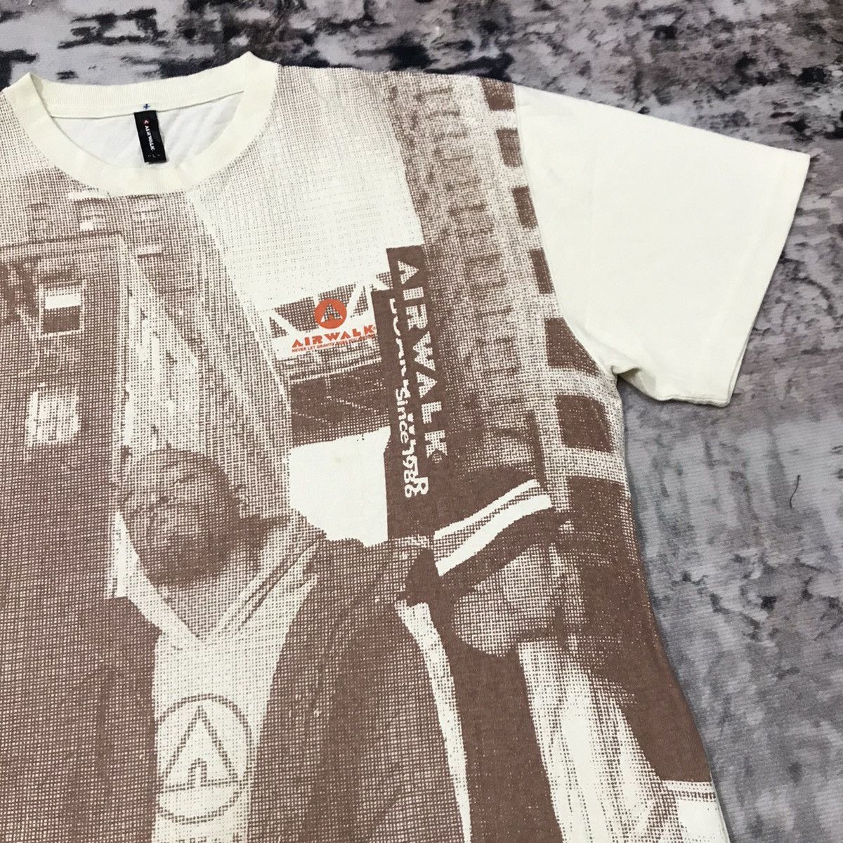 Airwalk Vintage Airwalk X Raptees Fullrpint Tshirt Size US L / EU 52-54 / 3 - 2 Thumbnail