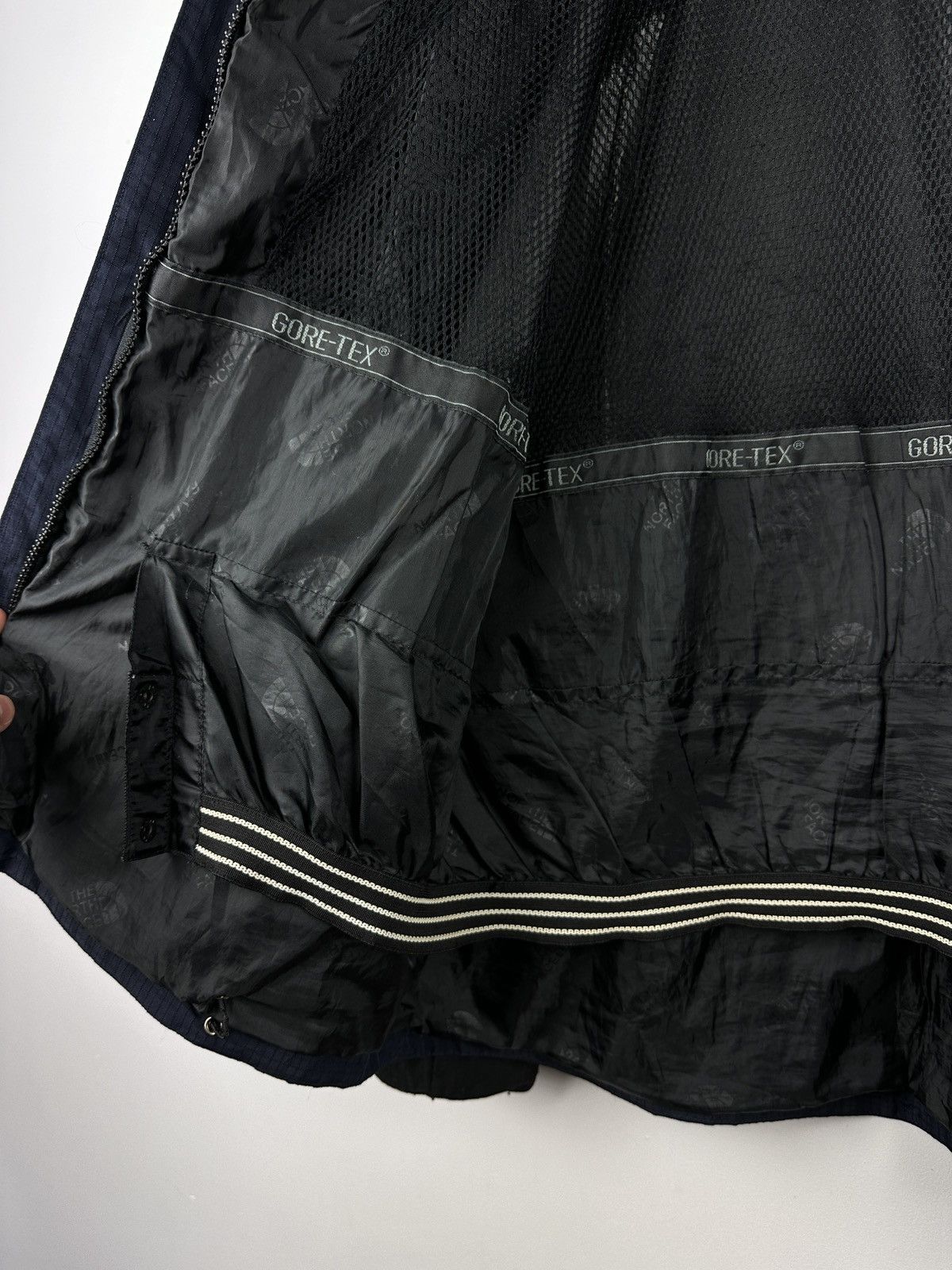 The North Face × Vintage Vintage 90s The North Face GoreTex XCR Summit Series Jacket Size US M / EU 48-50 / 2 - 21 Thumbnail