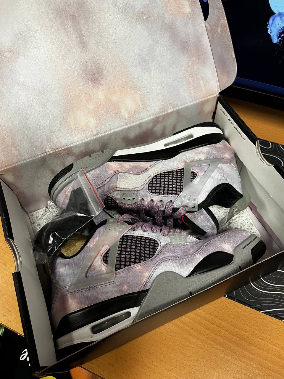 Jordan Brand Nike Air Jordan 4 Retro "Zen Master" Size US 7 / EU 40 - 4 Thumbnail