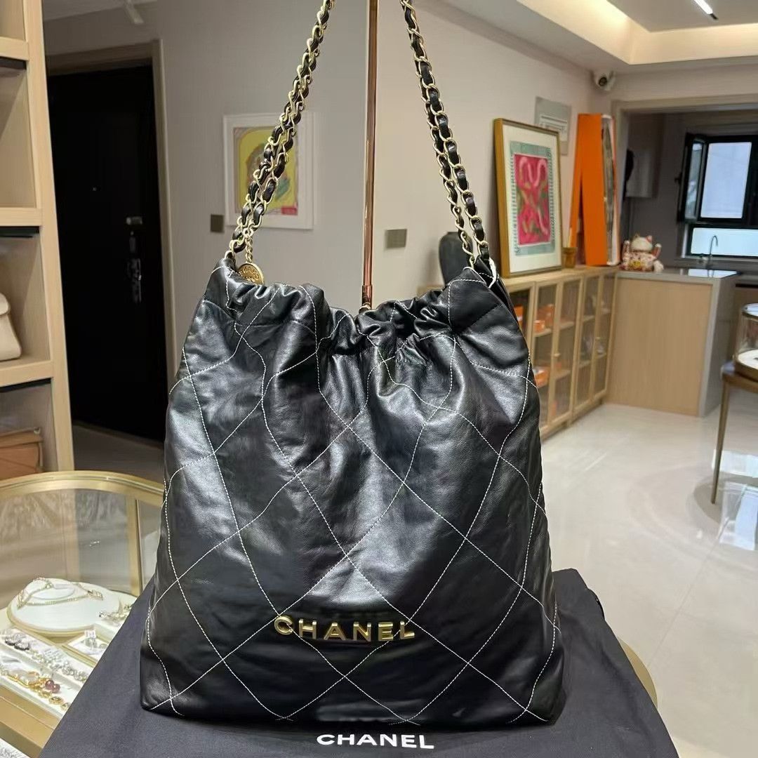 Chanel Pre-loved Bag Very good condition Size ONE SIZE - 1 Thumbnail