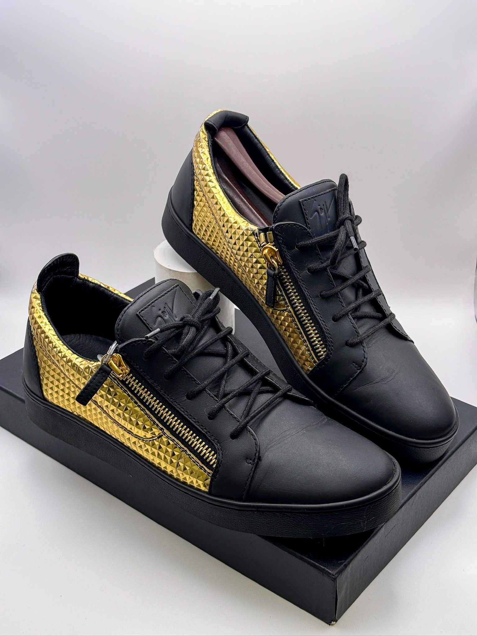 Giuseppe Zanotti Giuseppe Zanotti Studded Franke London Gold Double-Zip Size US 11 / EU 44 - 1 Thumbnail