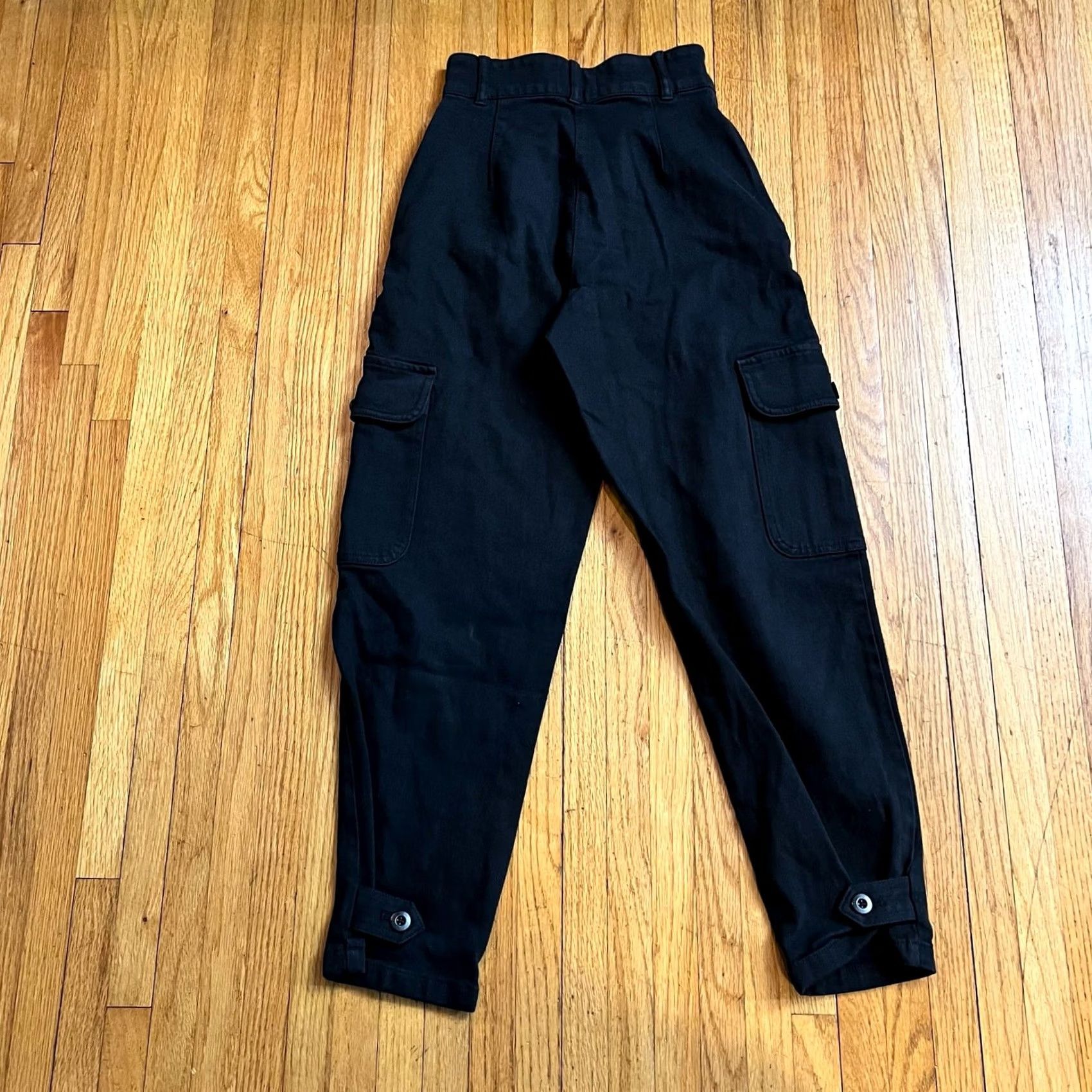 Vintage Wilfred Free Aritzia Pants Womens 00 Black Modern Cargo Ankle Crop Womens Pants 00 Black Cropped Ankle Cargo Womens Size 24" / US 00 / IT 34 - 3 Thumbnail