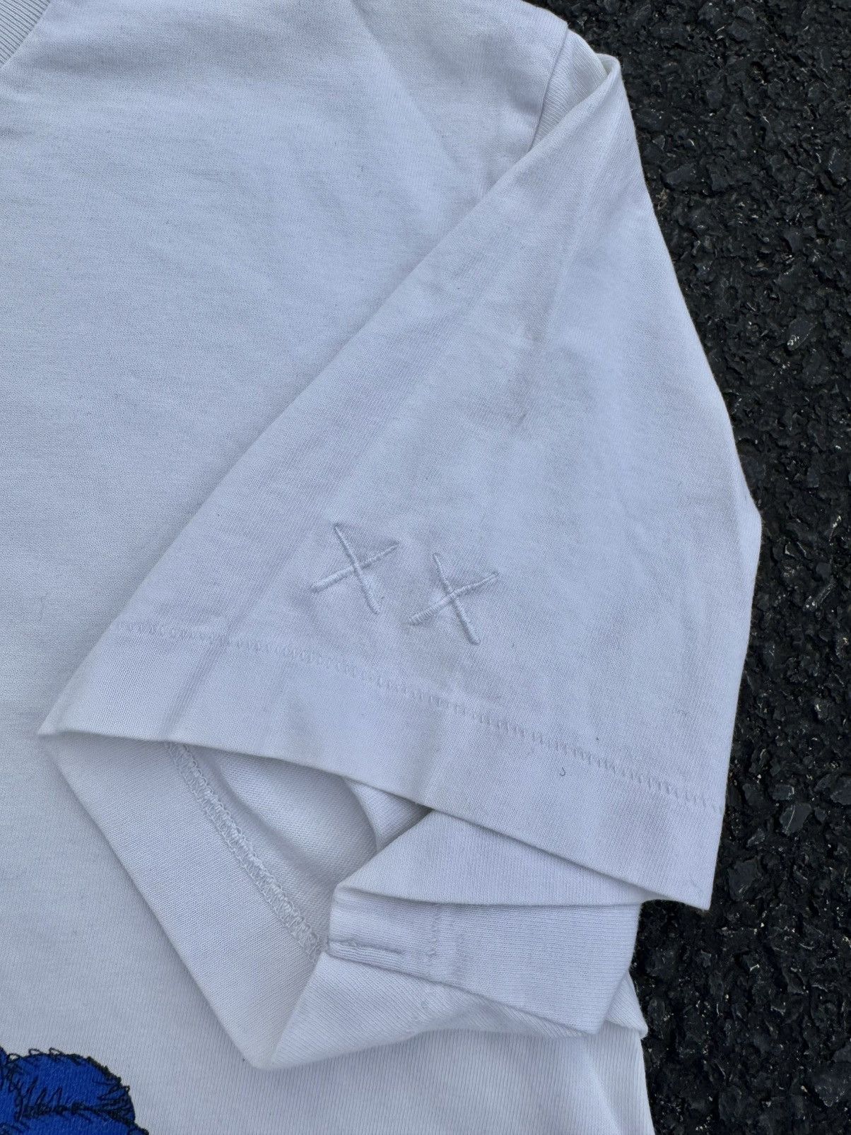 Kaws × Uniqlo Kaws Companion Uniqlo T-Shirt Size US M / EU 48-50 / 2 - 5 Thumbnail